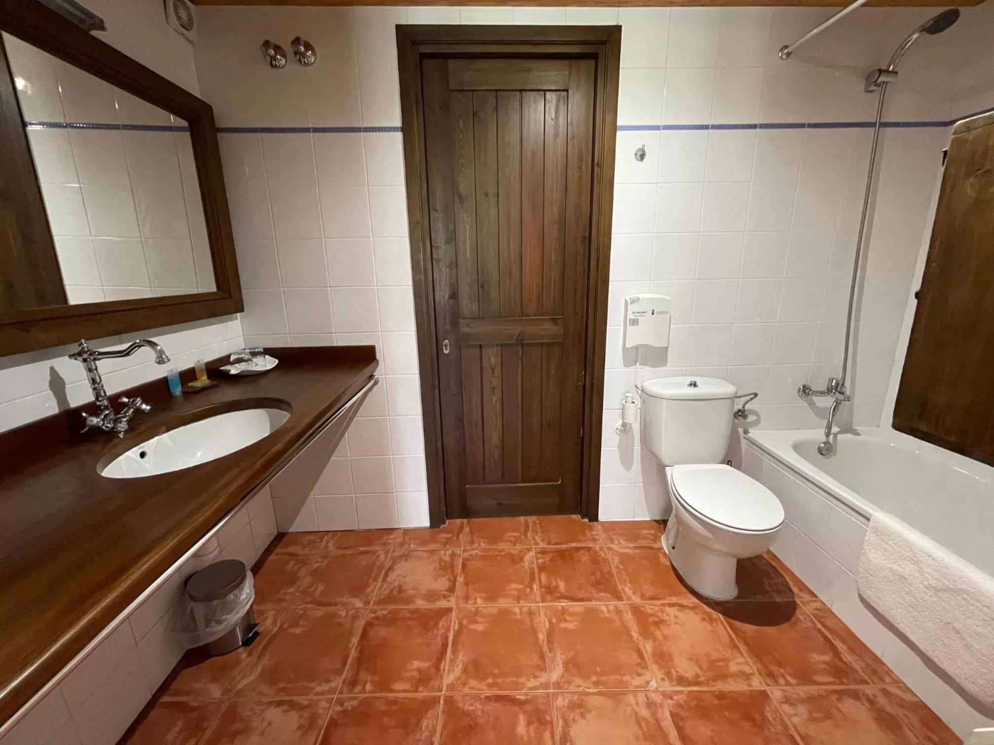 Bathroom in Hotel Cruells