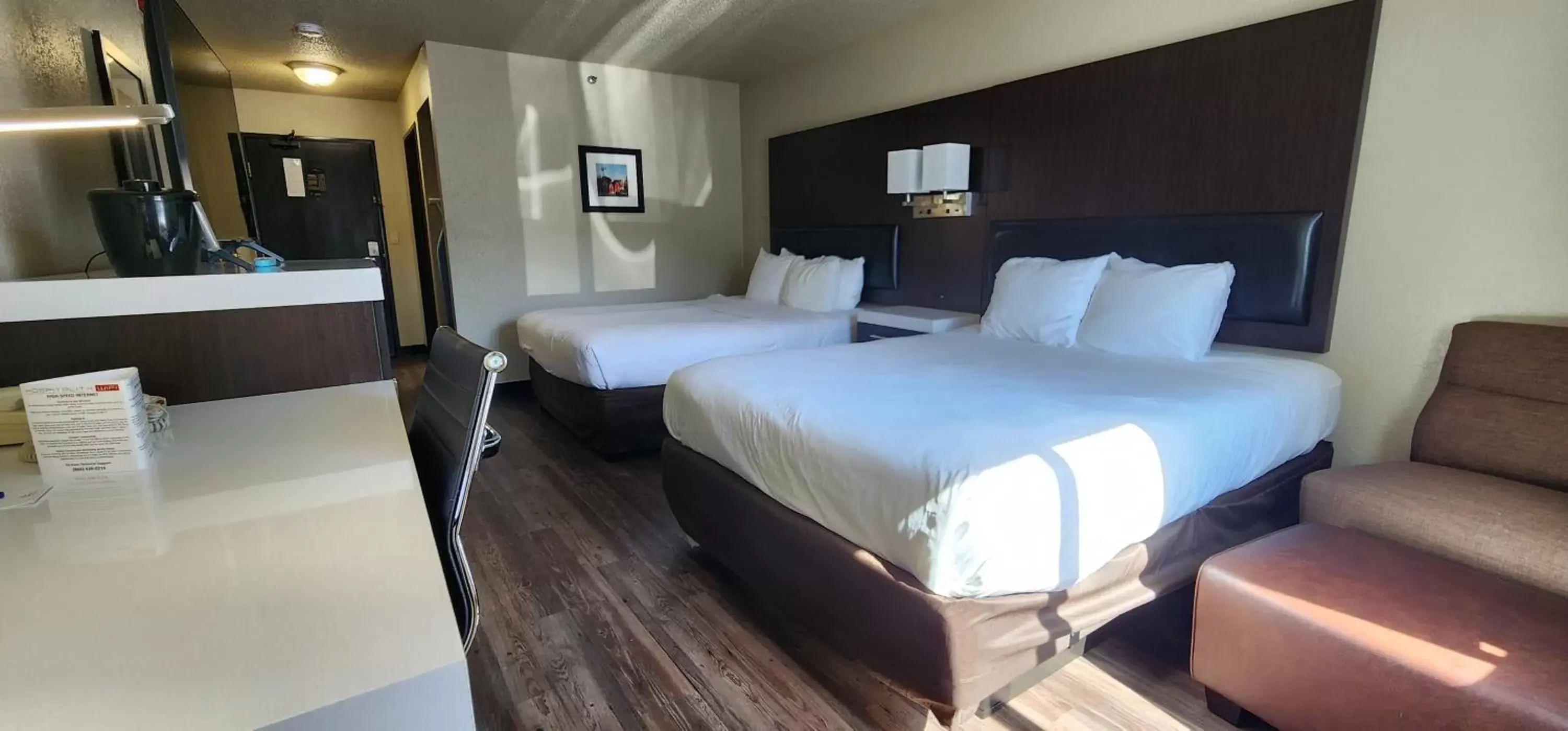 Guests, Bed in Comfort Inn & Suites