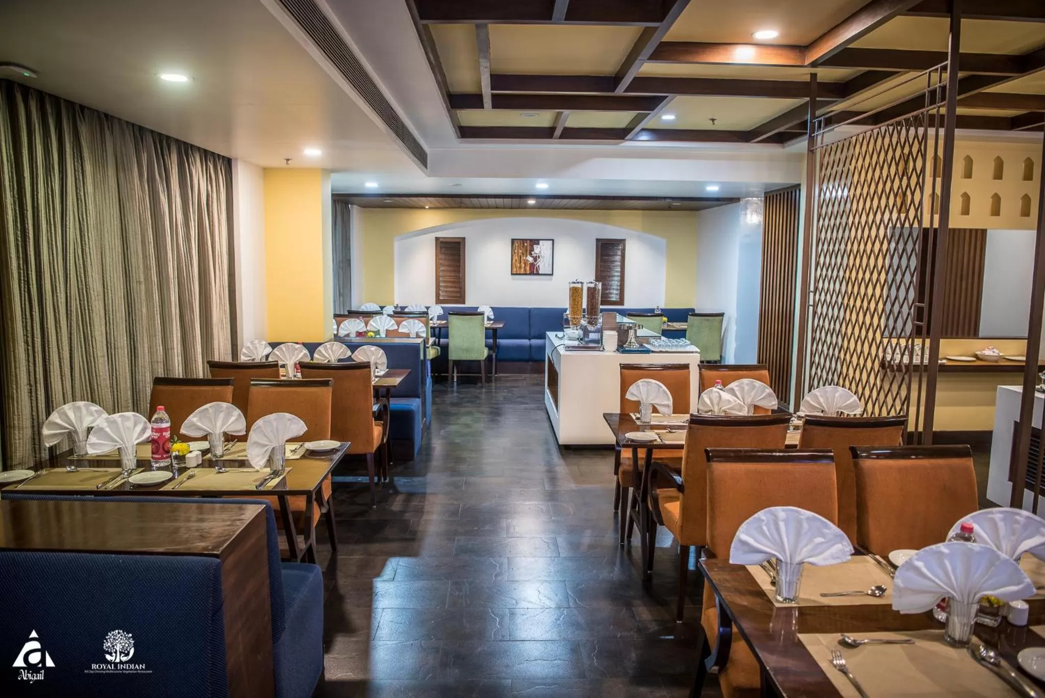 Restaurant/places to eat in Hotel Abigail Goradia's