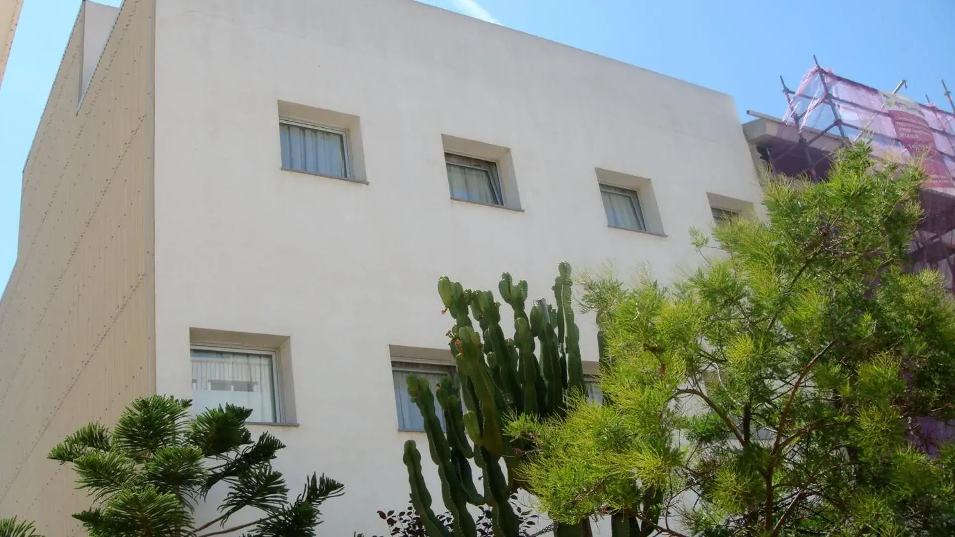 Facade/entrance, Property Building in Hotel Blauet