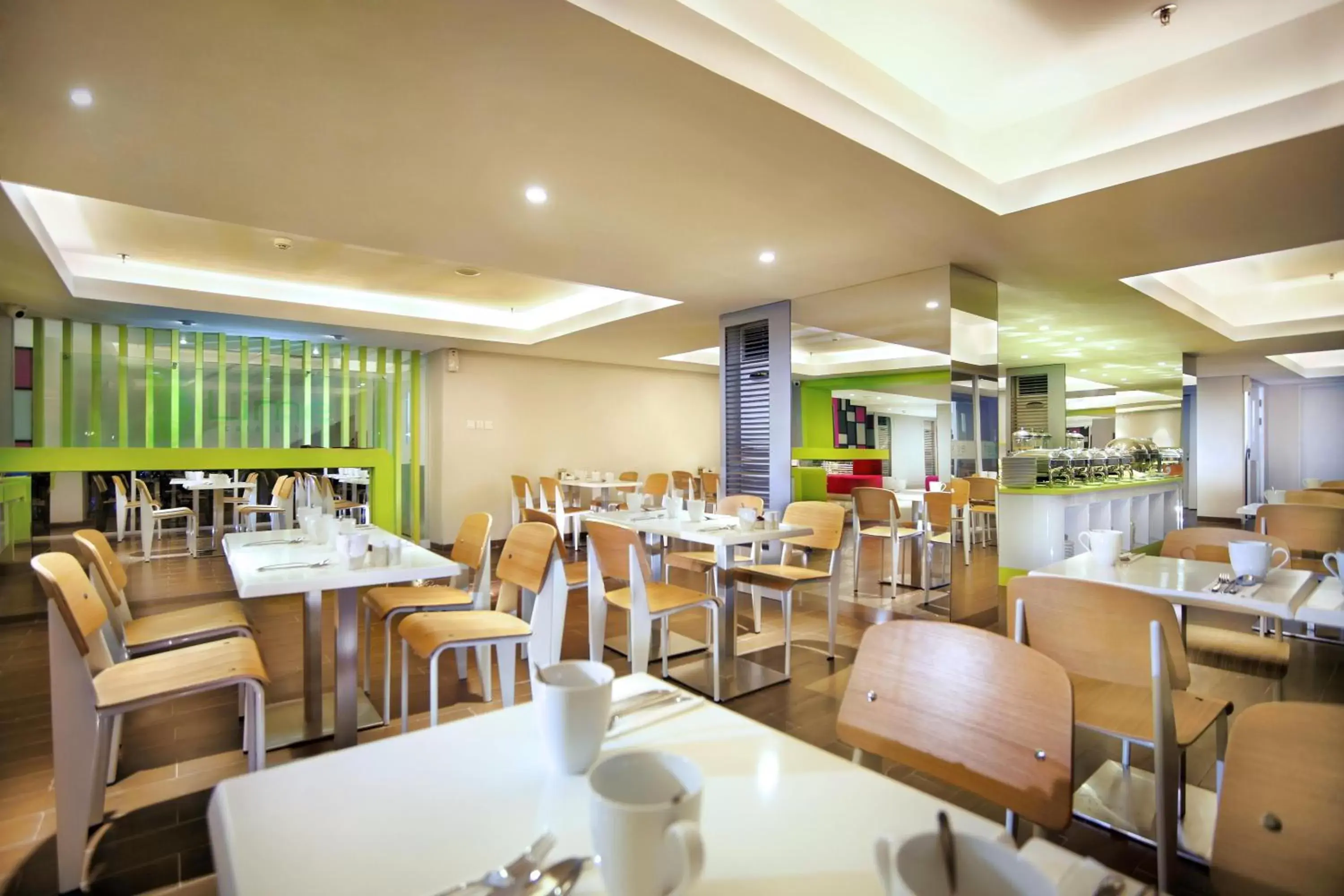 Restaurant/places to eat in favehotel Gatot Subroto Jakarta Restaurant/places to eat in favehotel Gatot Subroto Jakarta