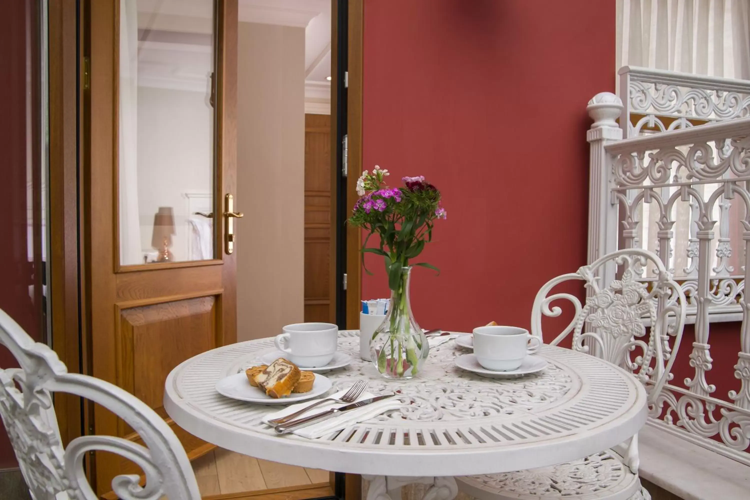 Balcony/Terrace, Restaurant/Places to Eat in Amofta Hotel Taksim