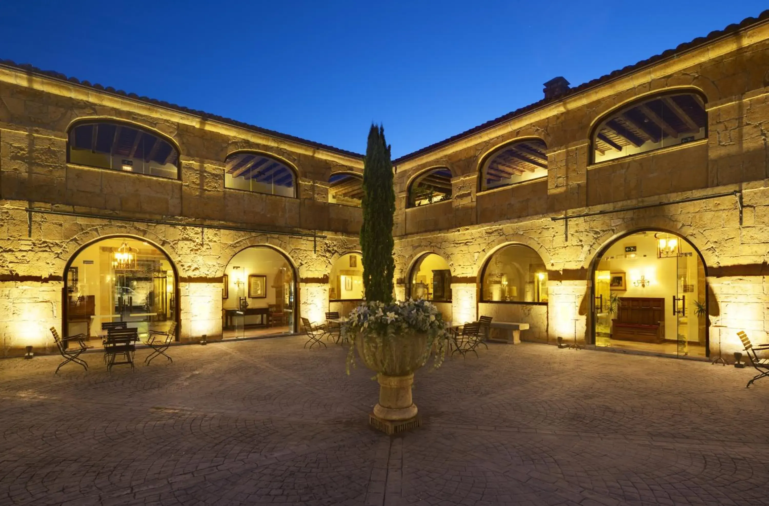 Patio, Property Building in Parador de Cangas de Onís