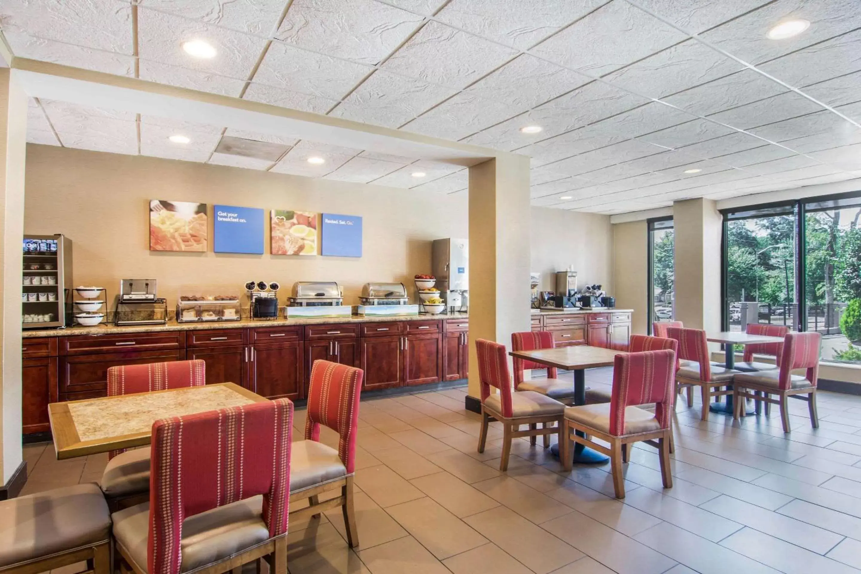 Restaurant/Places to Eat in Comfort Inn Atlanta Downtown