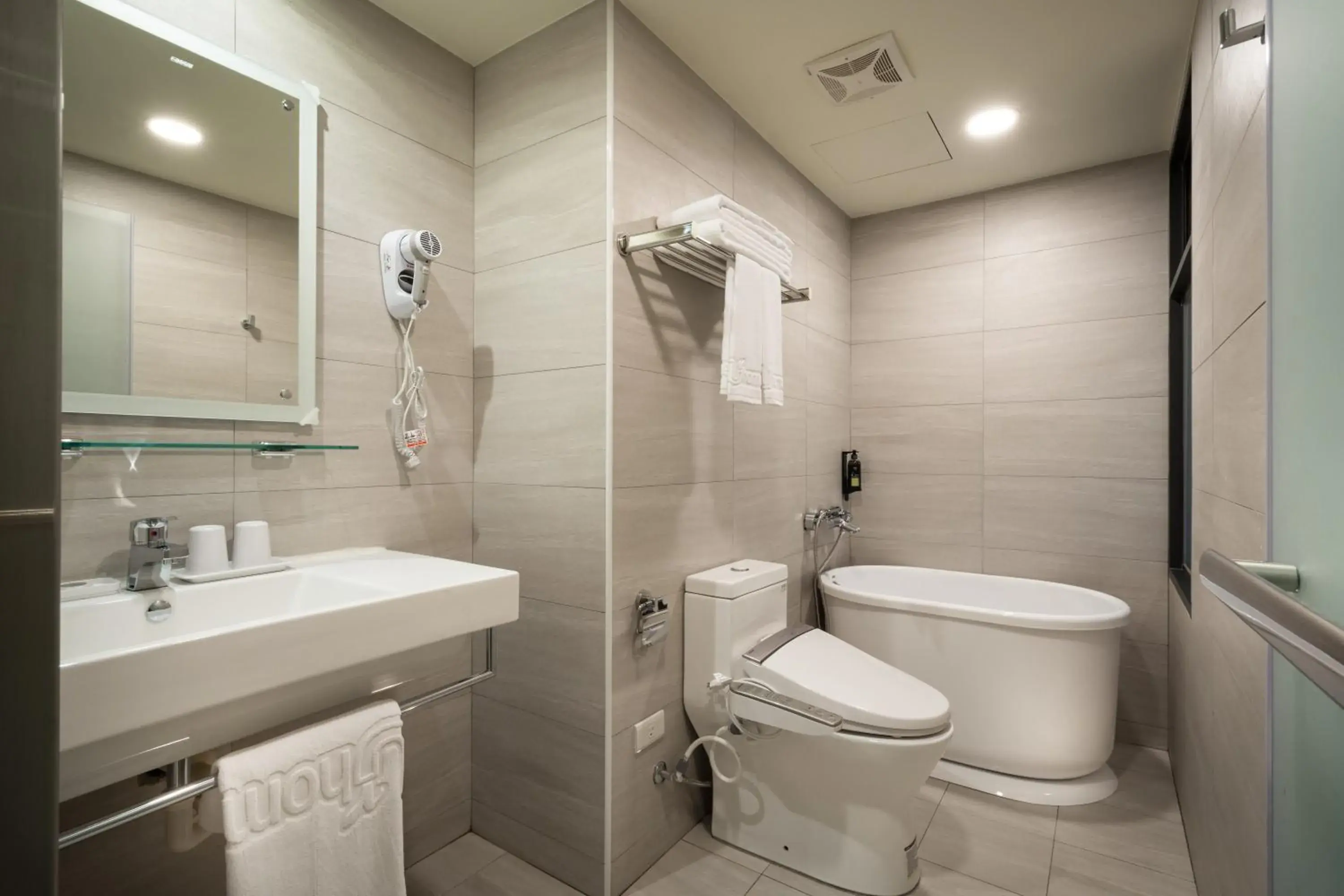 Bathroom in Urhome Hotel