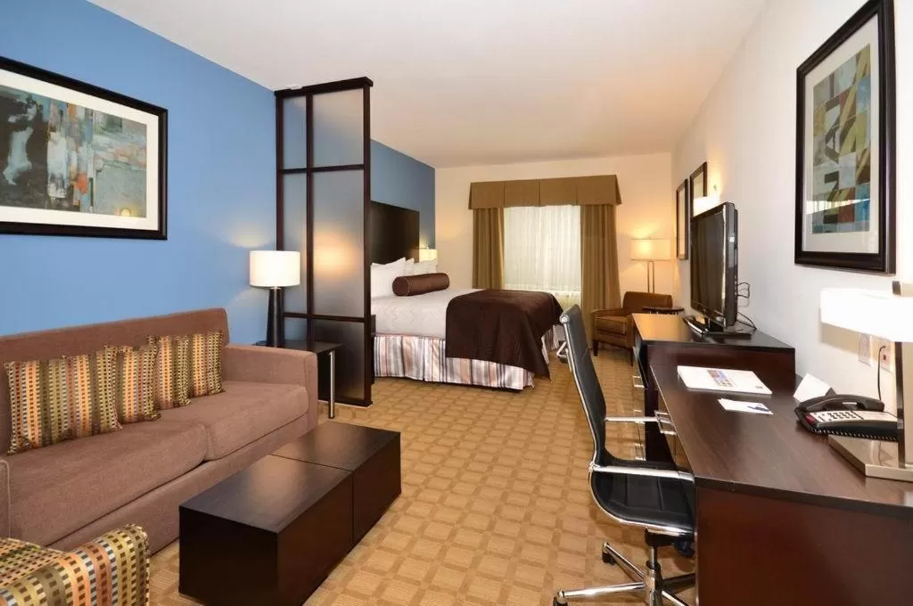 Bedroom in Best Western Plus Lytle Inn and Suites
