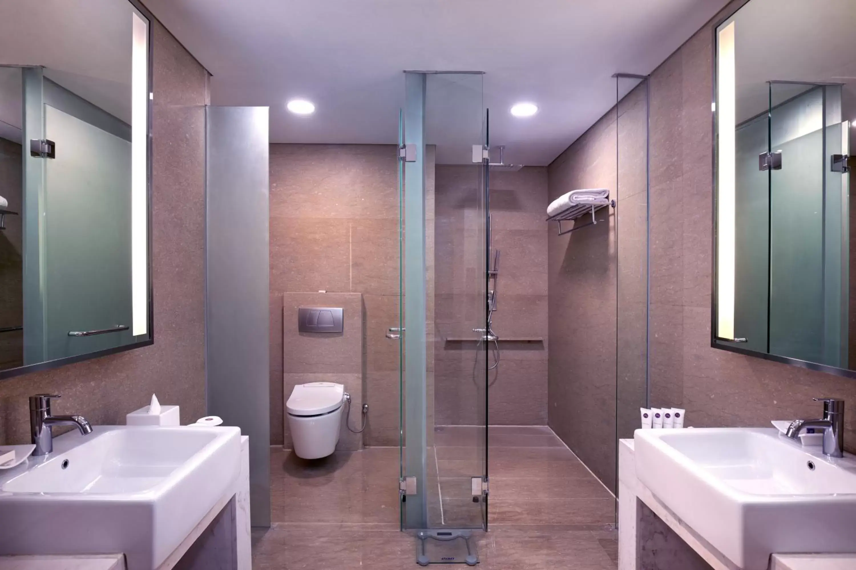 Bathroom in Grand Mercure Jakarta Harmoni