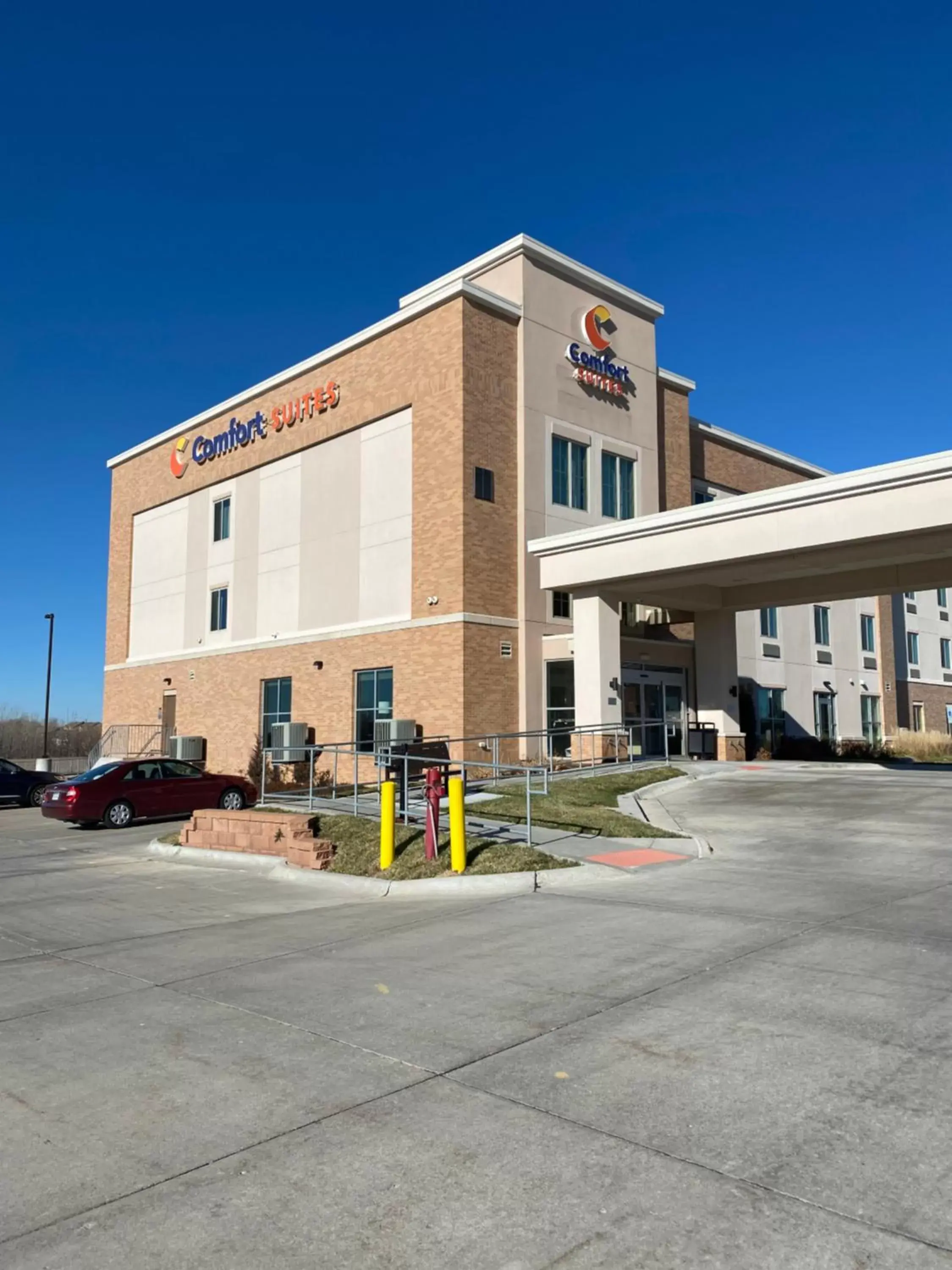 Property building in Comfort Suites West Omaha Property building in Comfort Suites West Omaha