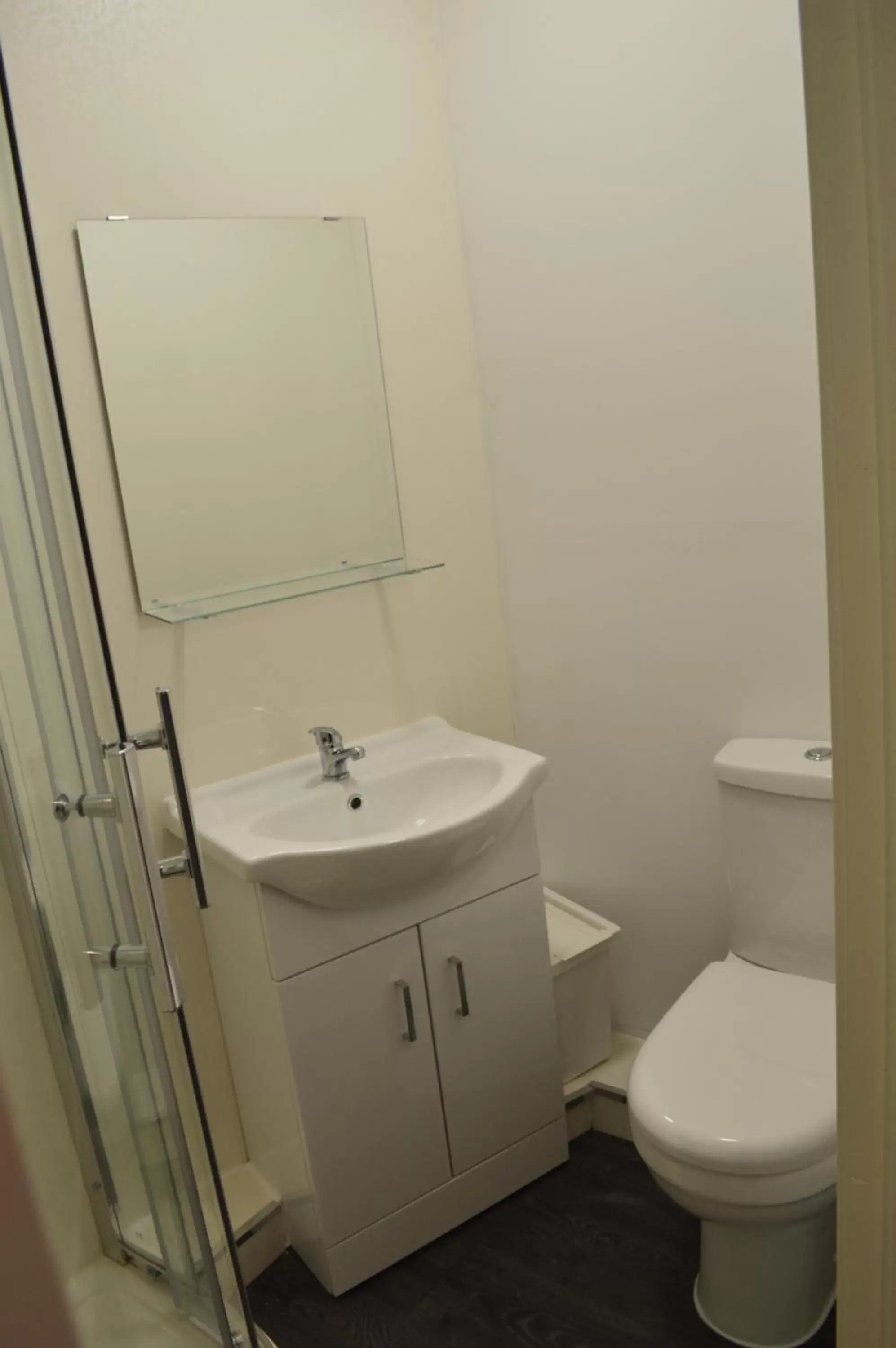 Shower, Bathroom in Bell Gate House