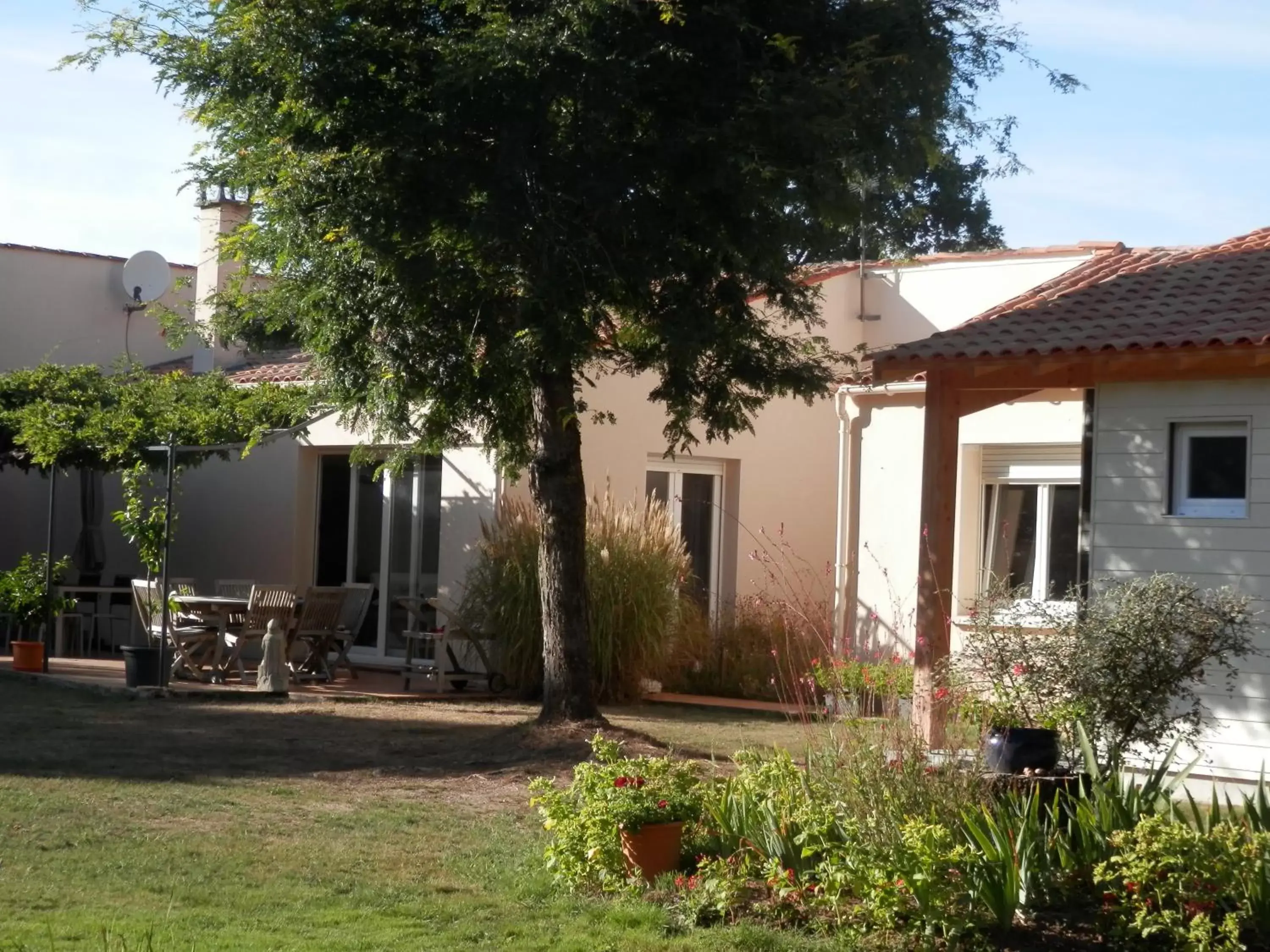 Property building, Patio/Outdoor Area in La Désirade