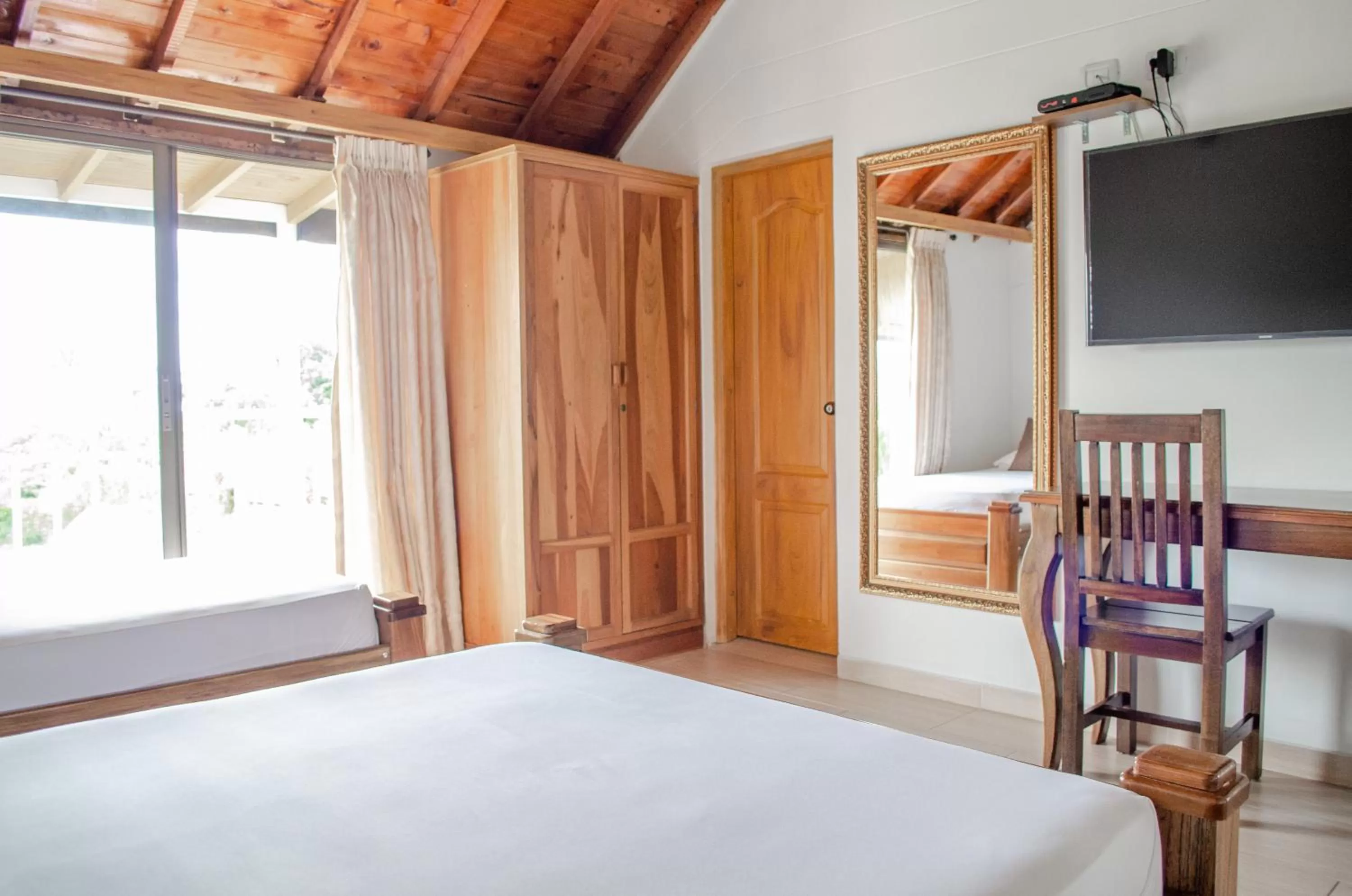 Photo of the whole room in Hotel Santa Isabel