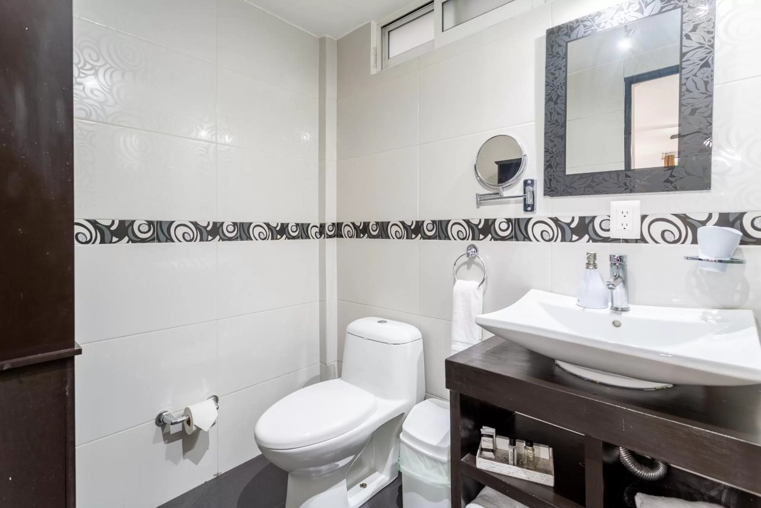 Double Room with Private Bathroom in Suites 259 Condesa