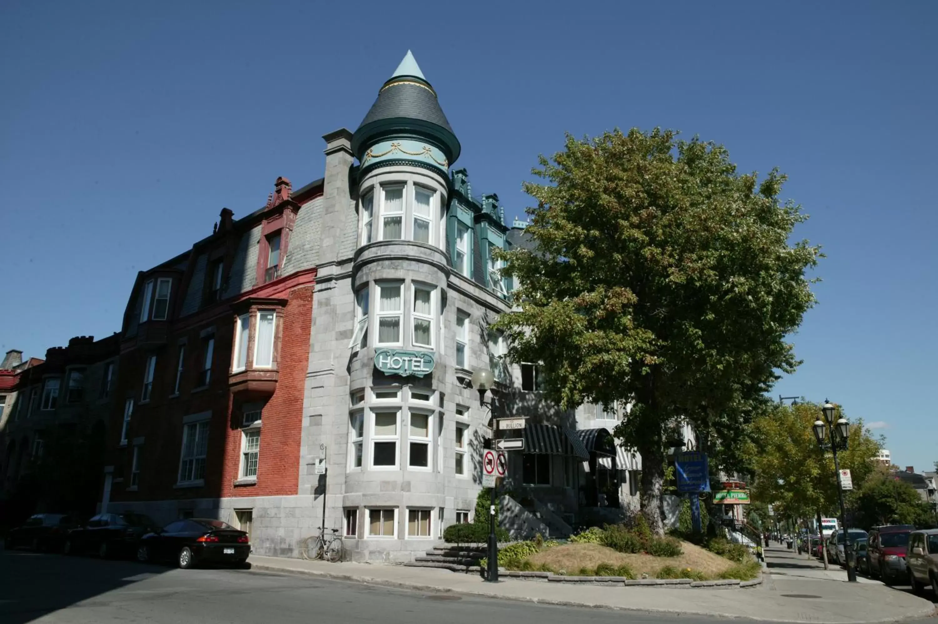 Bird's eye view, Property Building in Manoir Sherbrooke