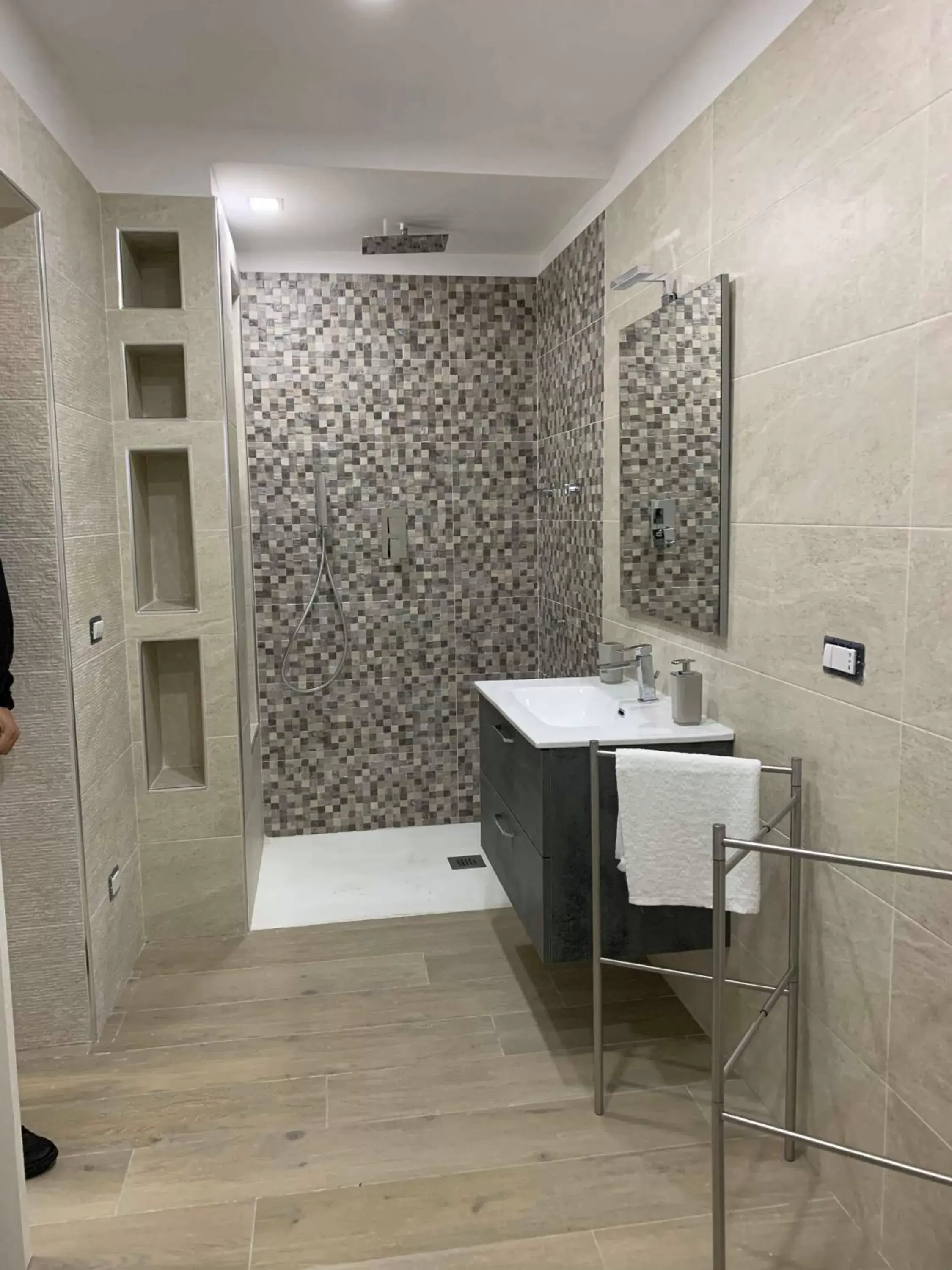 Shower, Bathroom in La Rosa del Vesuvio