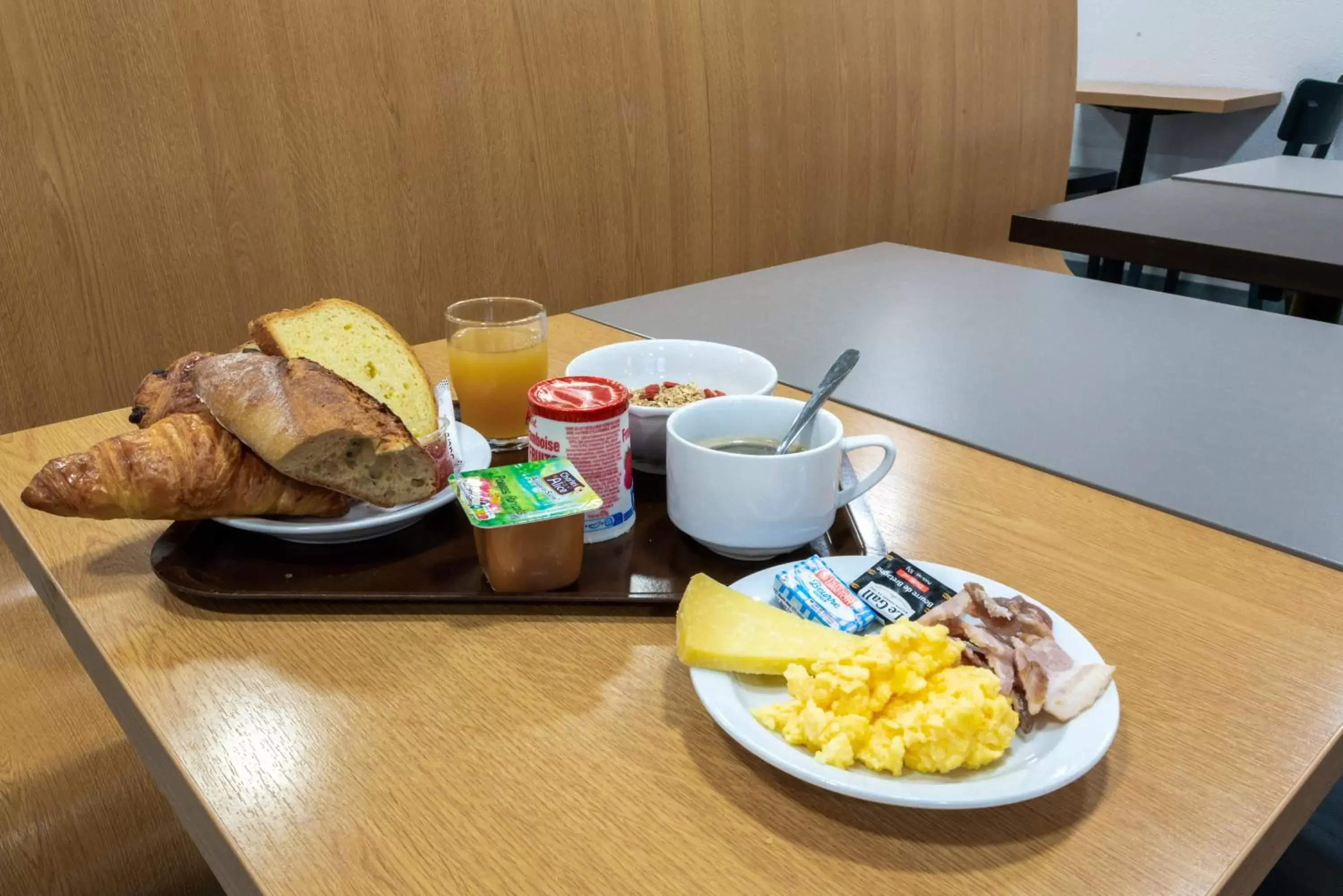 Buffet breakfast, Breakfast in B&B HOTEL Cholet Sud