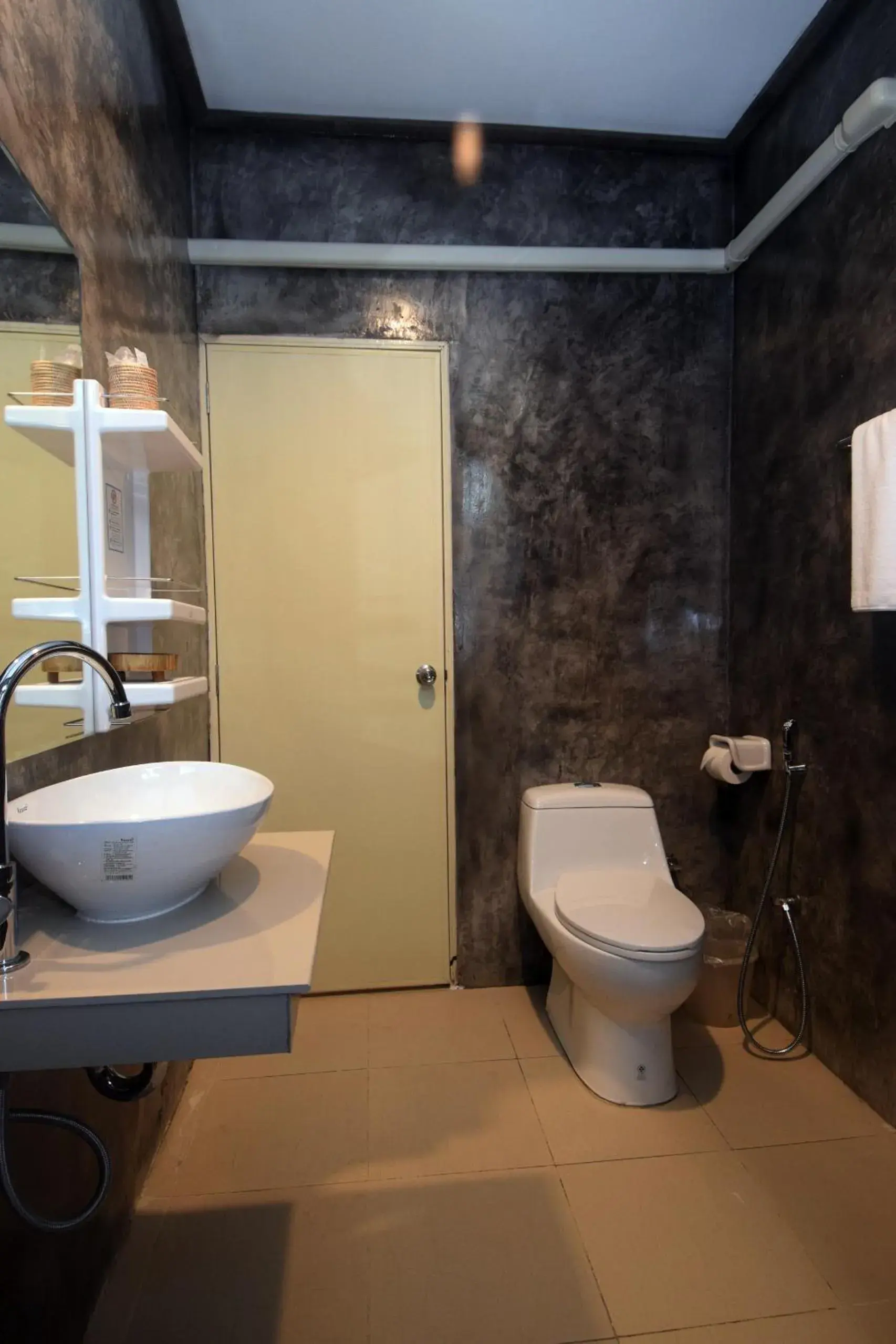 Bathroom in BaanPhong Lanta