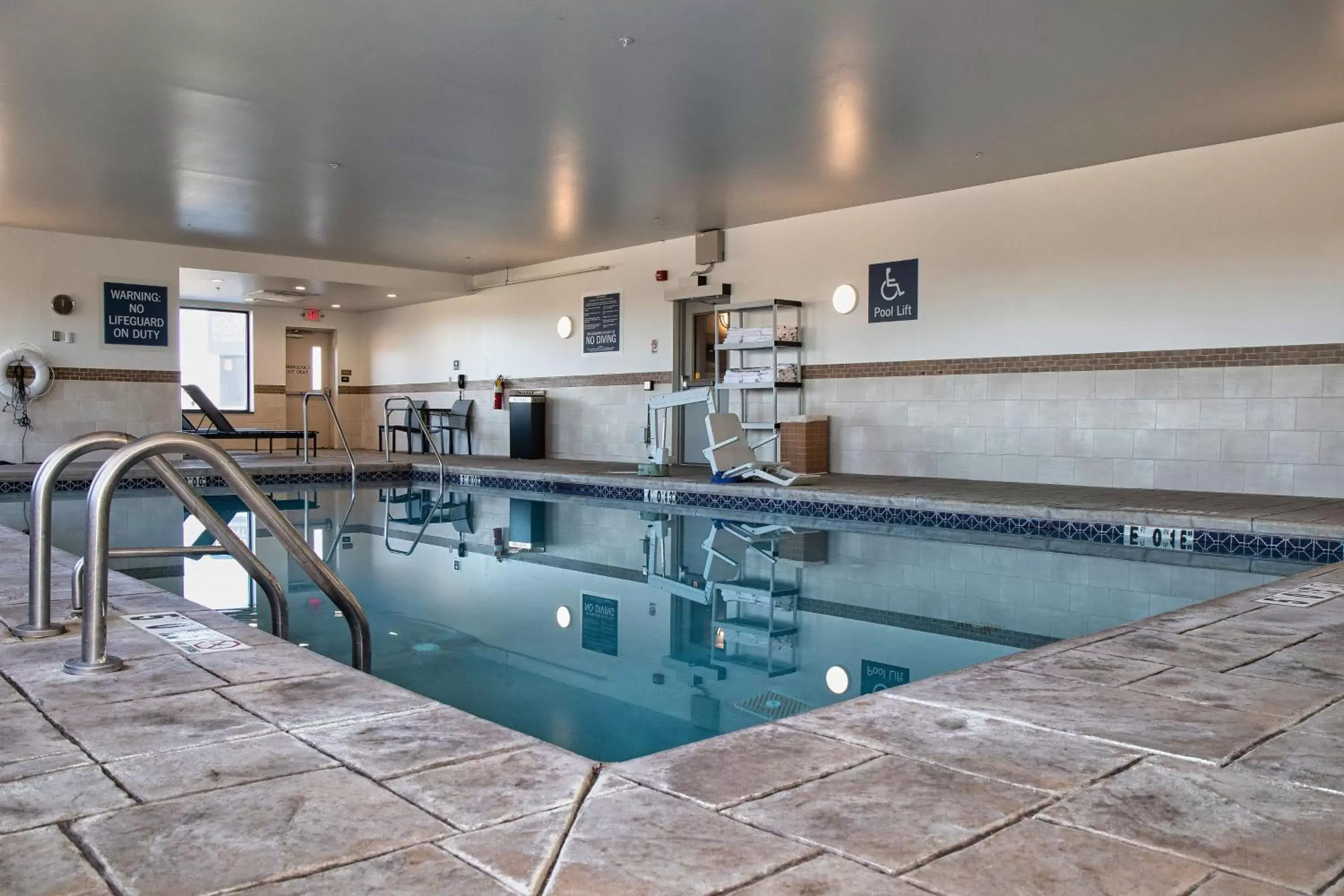 Swimming Pool in Four Points by Sheraton Allentown Lehigh Valley