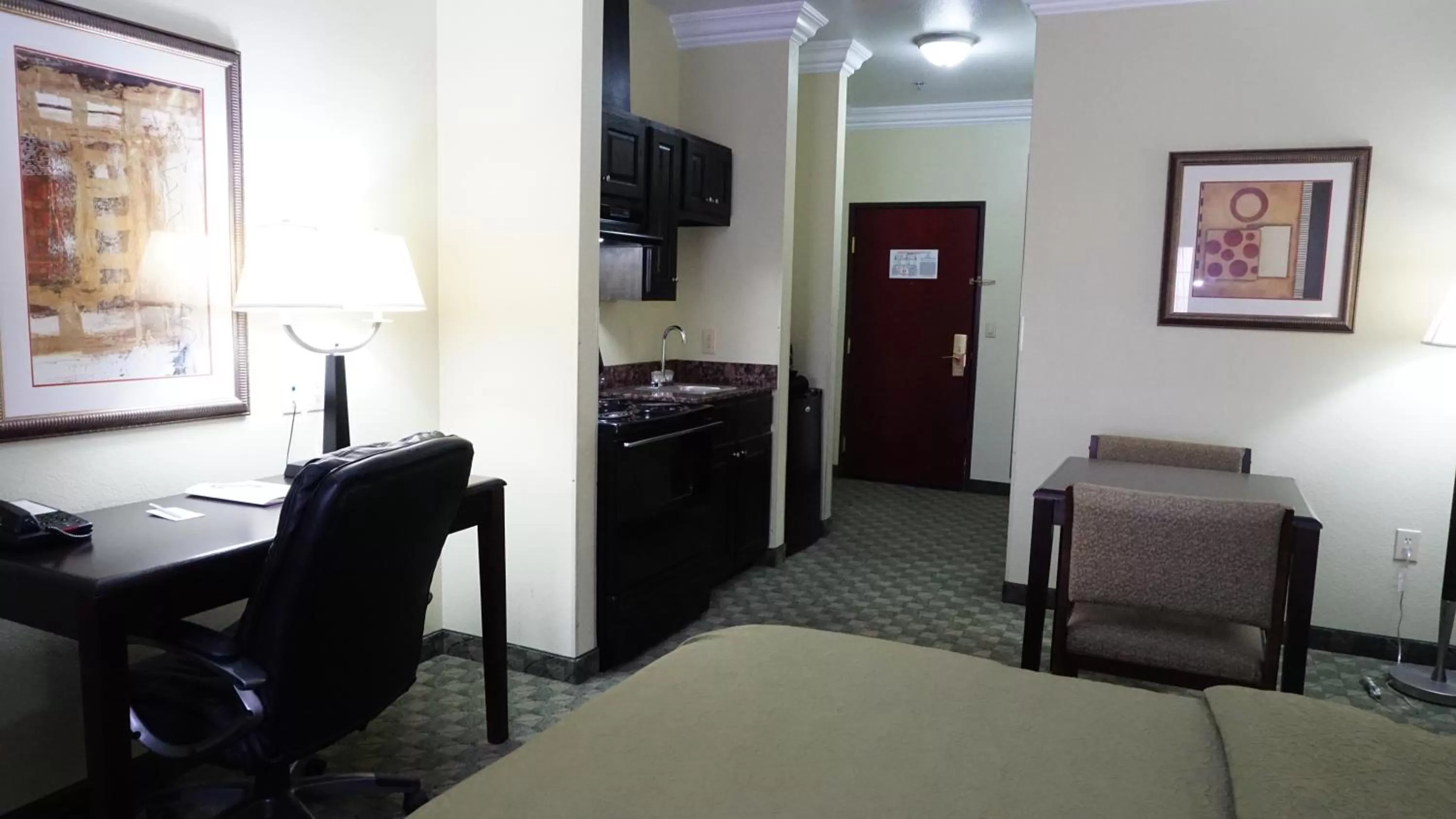 Decorative detail, Bed in Scottish Inns - Cresson