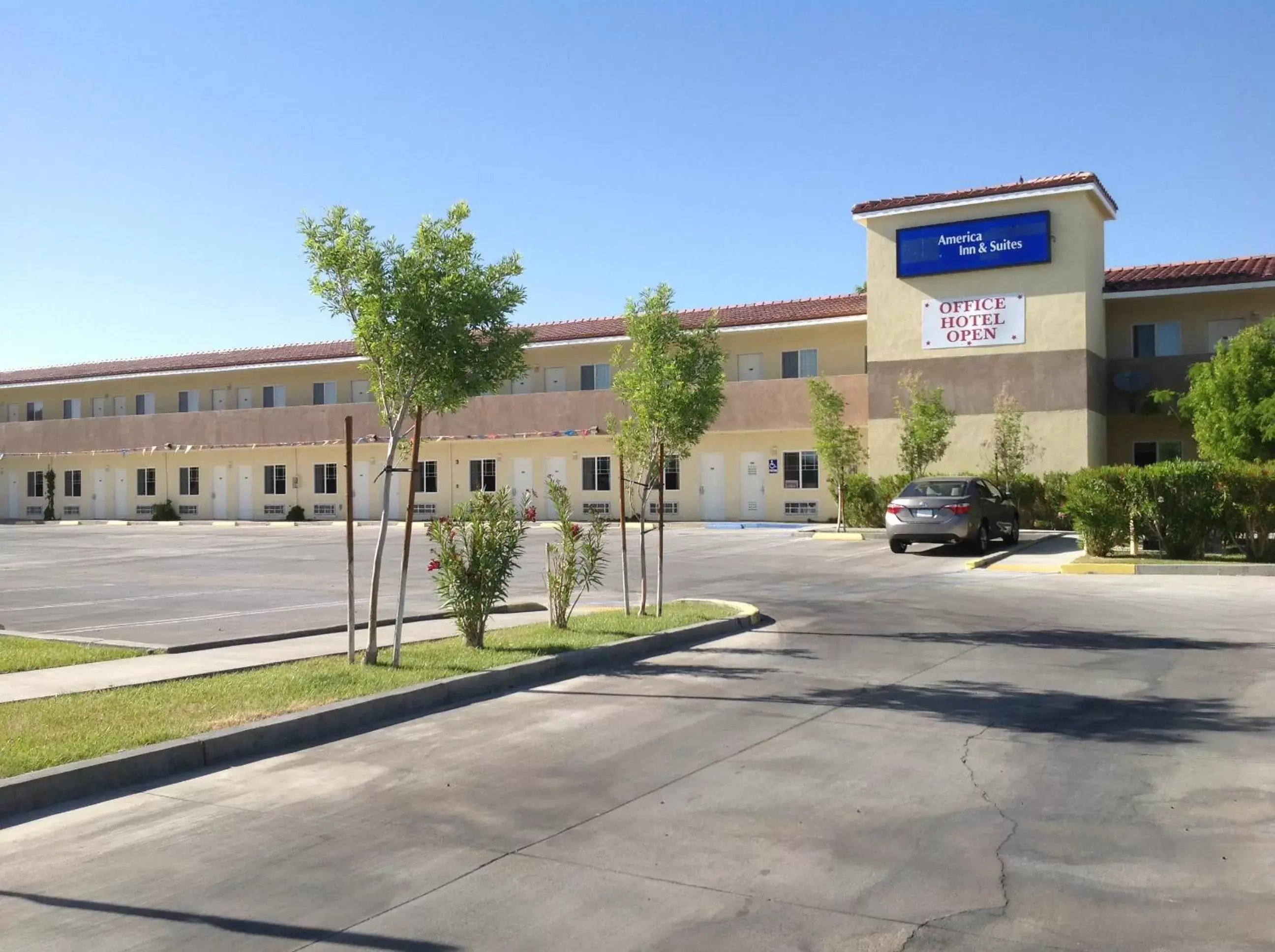 Facade/entrance, Property Building in America Inn & Suites