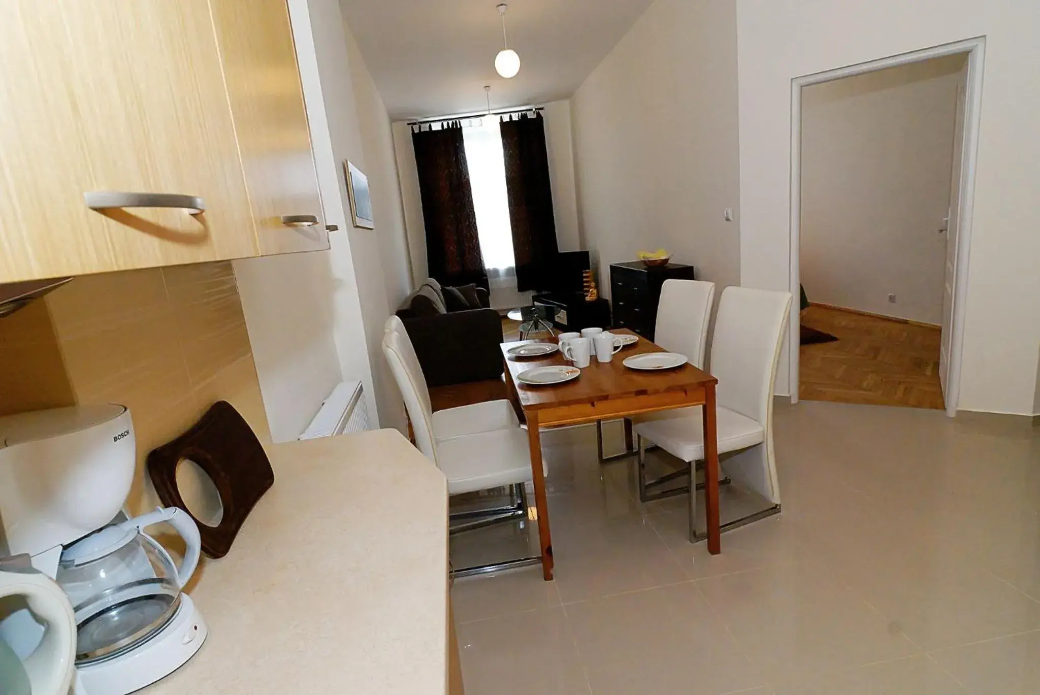 Dining Area in P&J Tourist Apartments