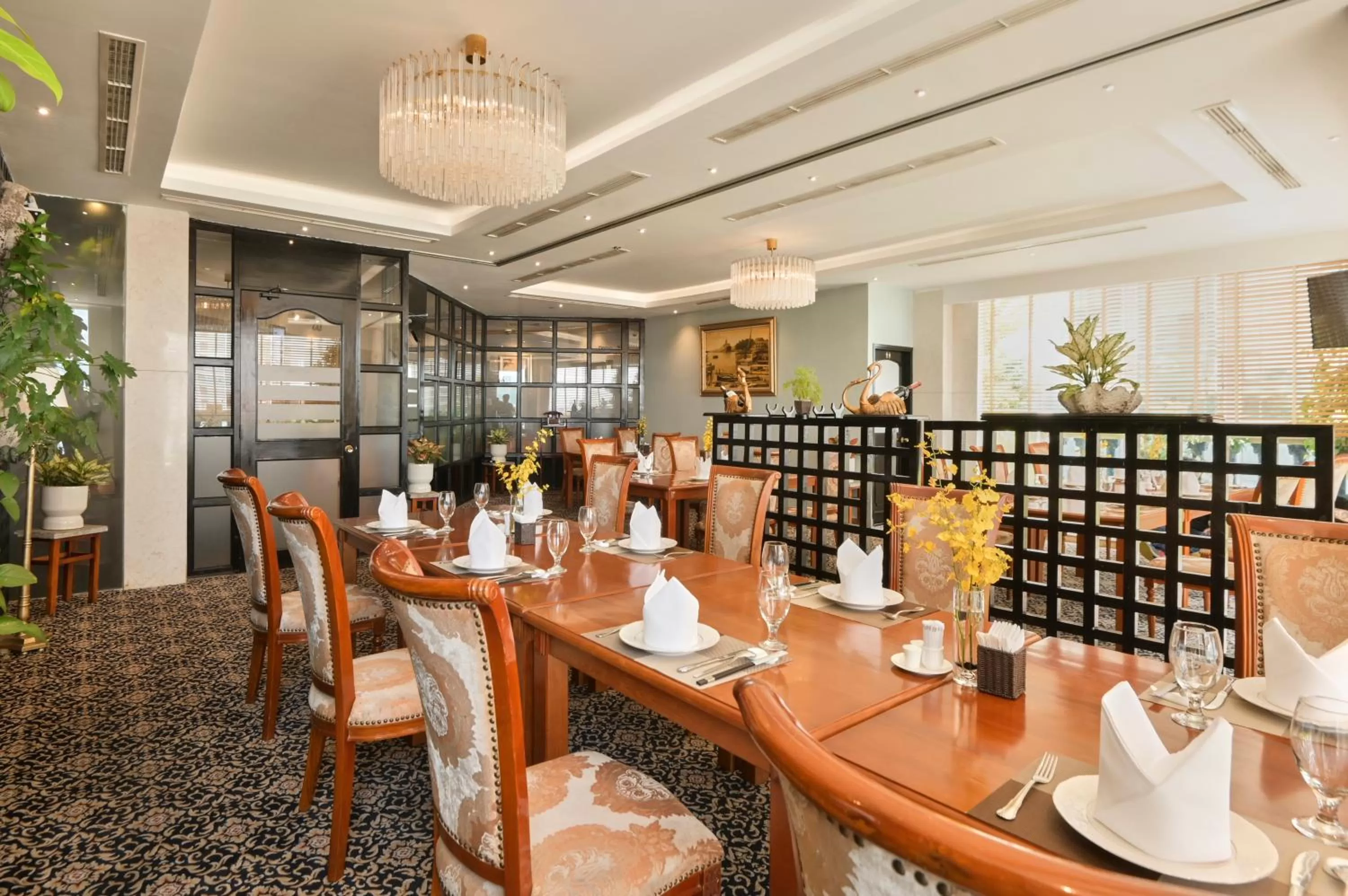 Restaurant/places to eat in Hotel Grand Saigon
