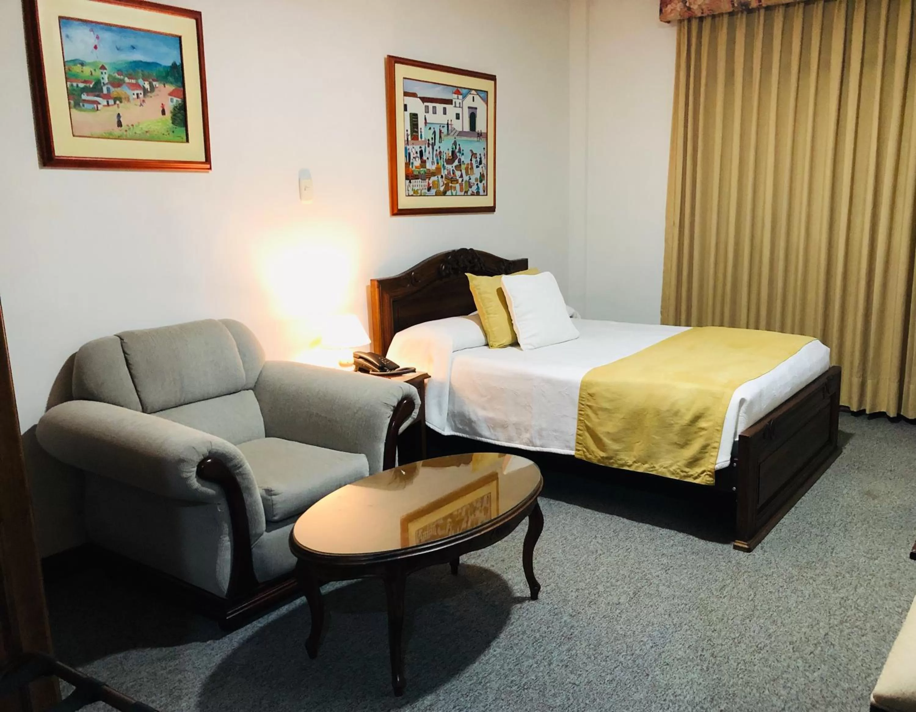 Property building, Bed in El Gran Hotel de Pereira