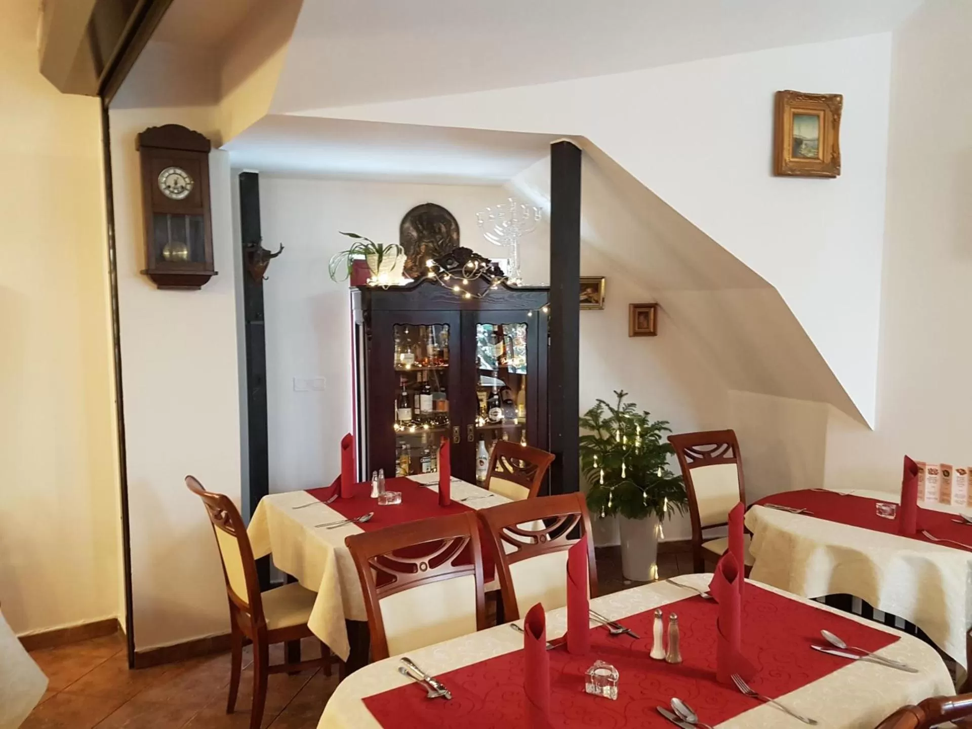 Restaurant/places to eat in Centrum Ulan Spa