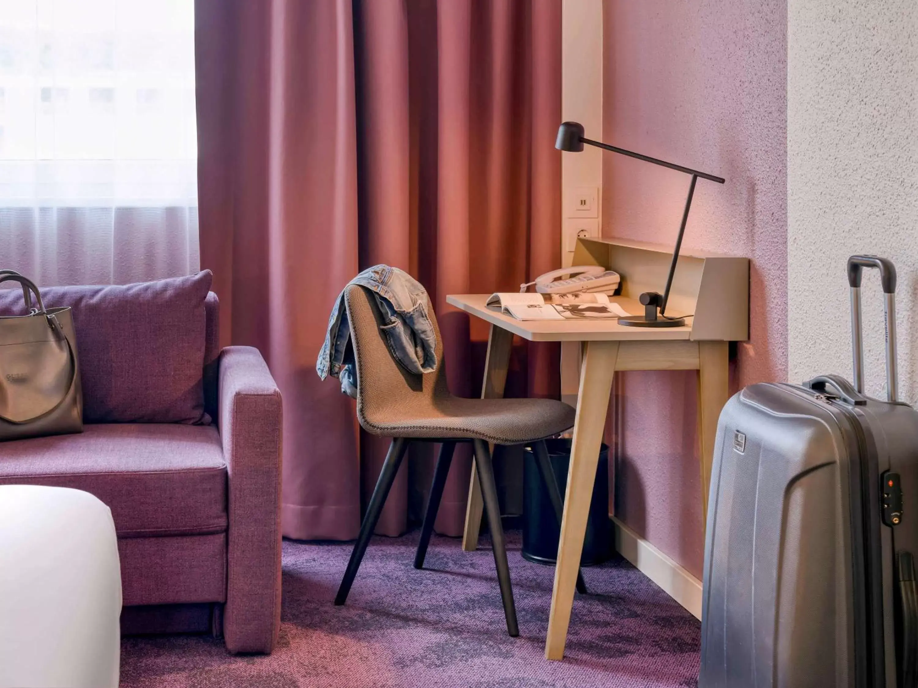 Photo of the whole room, Seating Area in Novotel Zurich City West