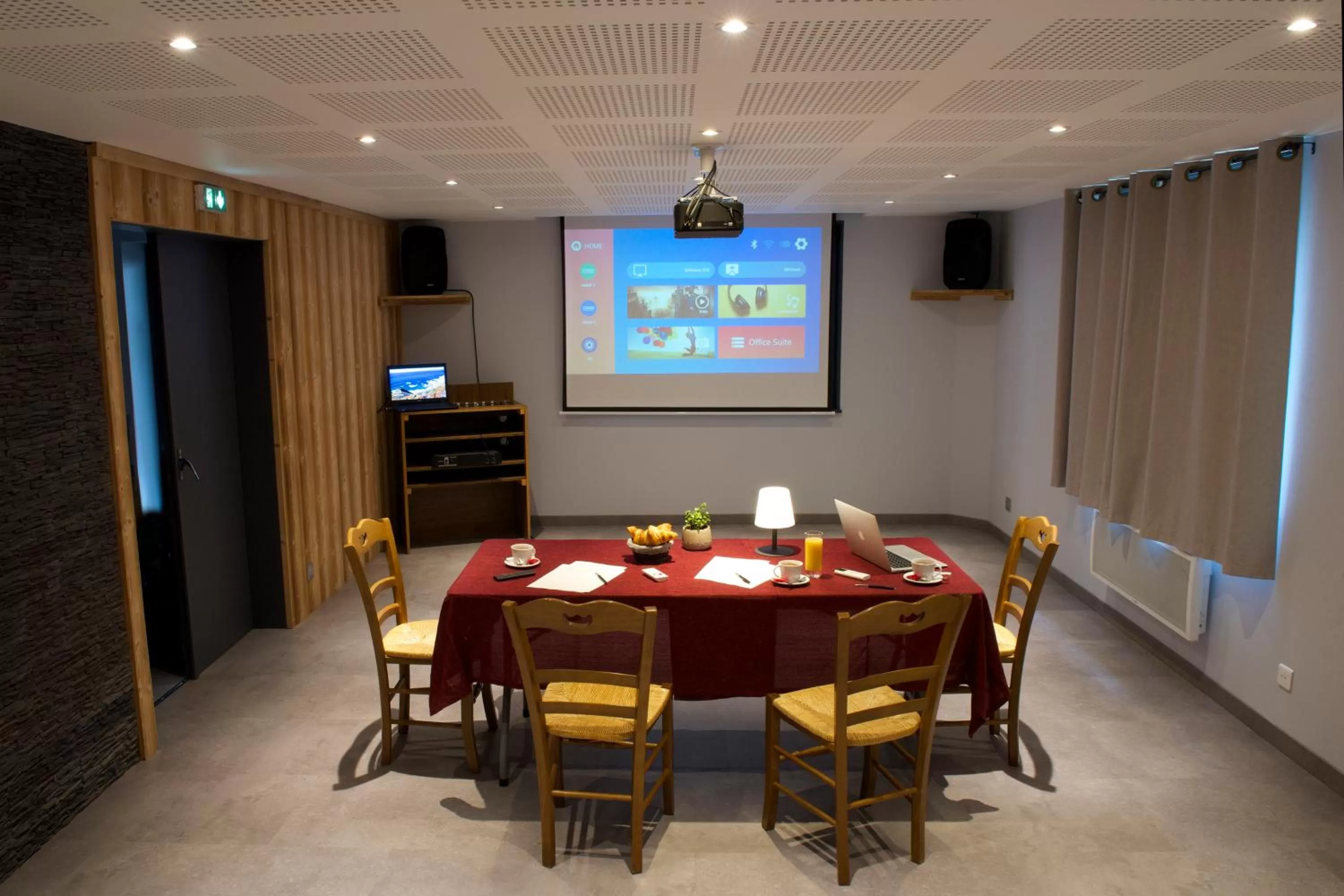 Meeting/conference room in Hotel Restaurant Du Haut Du Roc