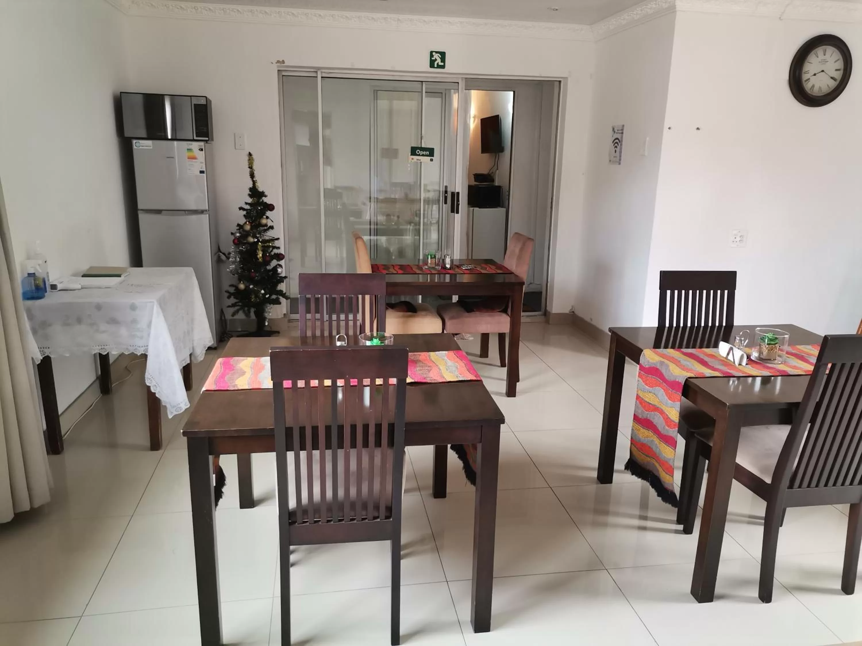 Restaurant/places to eat in Palm Tree BnB