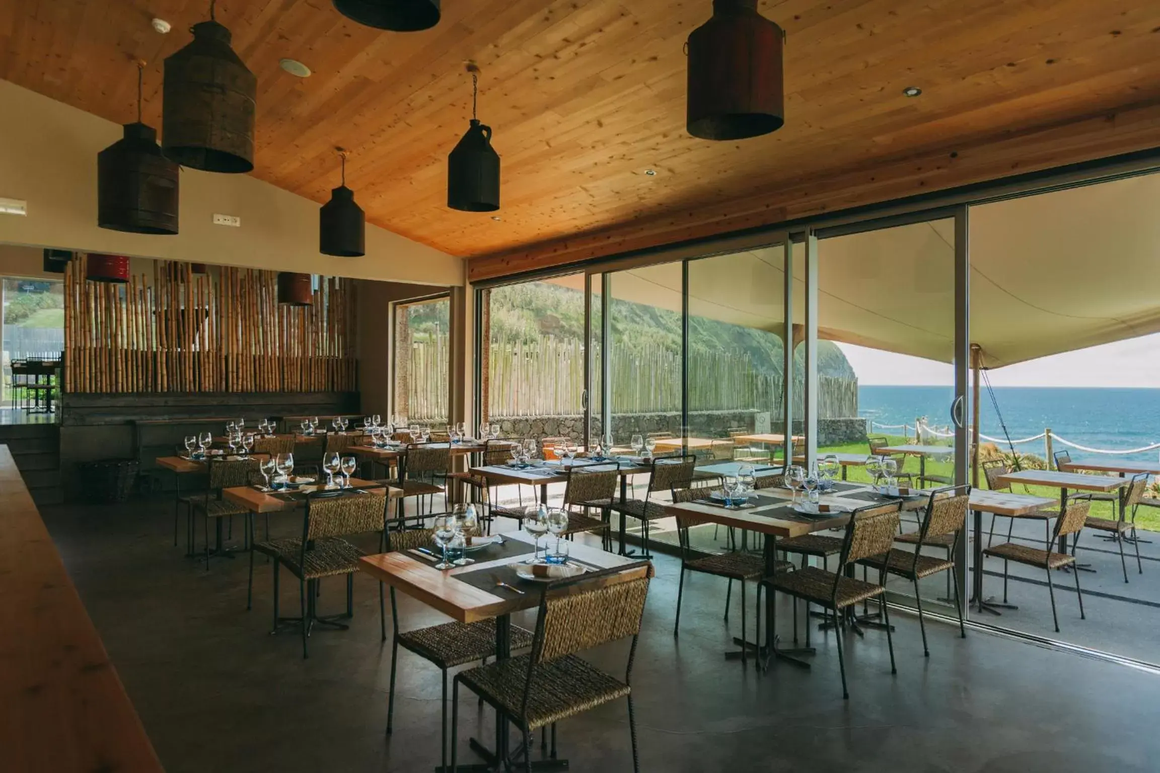 Restaurant/places to eat in Santa Barbara Eco-Beach Resort Restaurant/places to eat in Santa Barbara Eco-Beach Resort