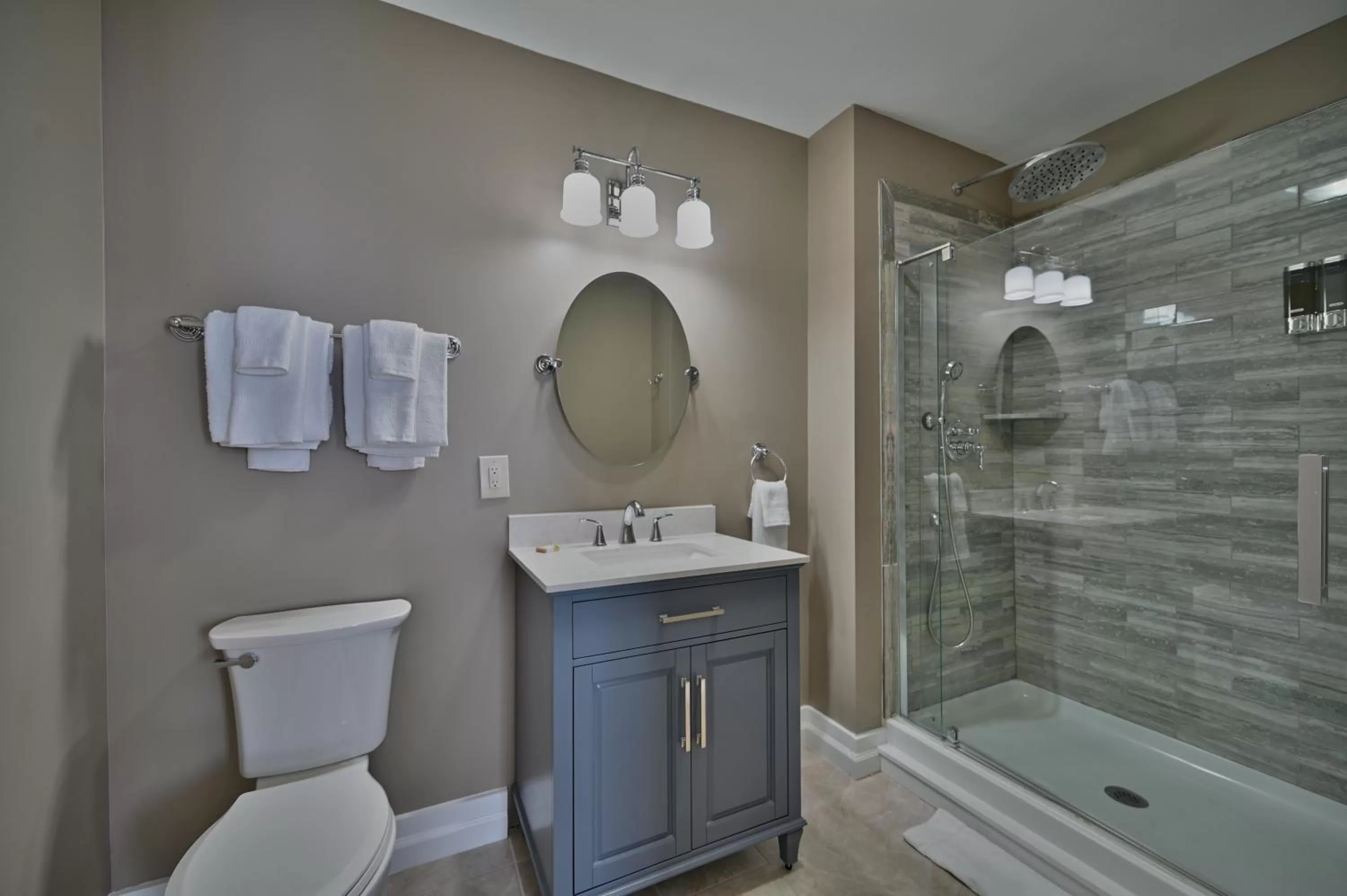 Shower in Tom Quick Inn