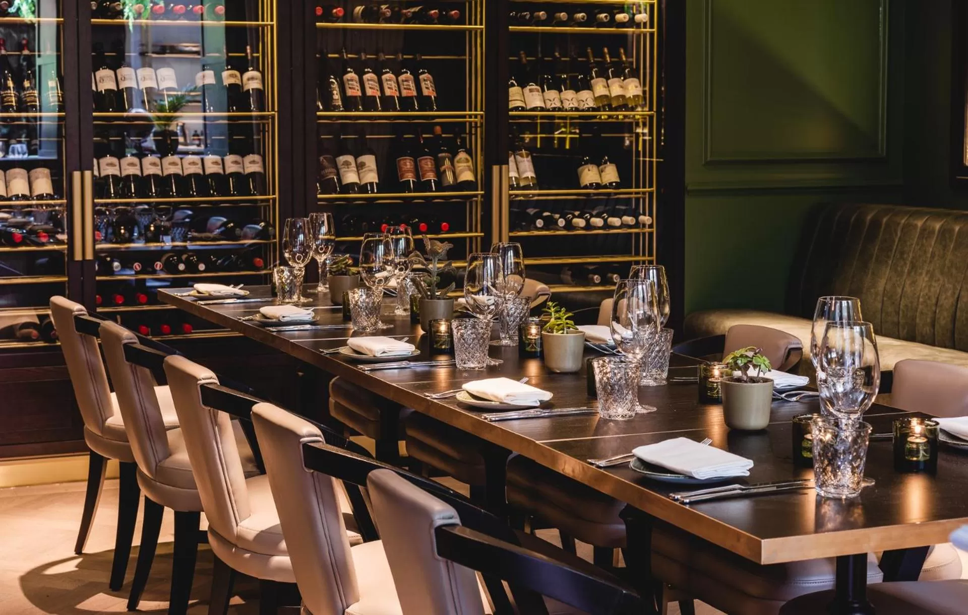 Restaurant/places to eat in 11 Cadogan Gardens and The Apartments by Iconic Luxury Hotels