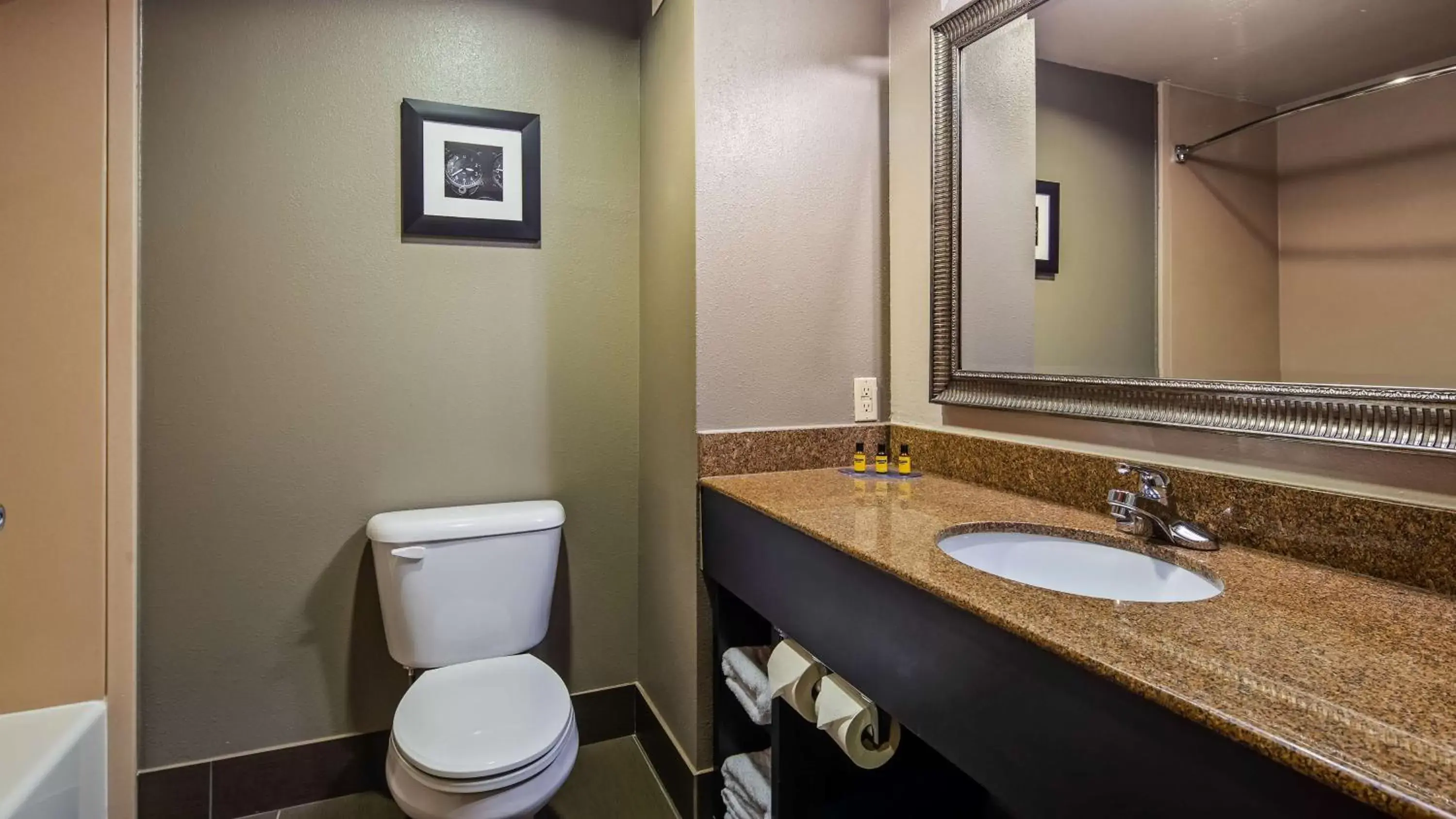 Bathroom in Best Western Plus Midwest City Inn & Suites