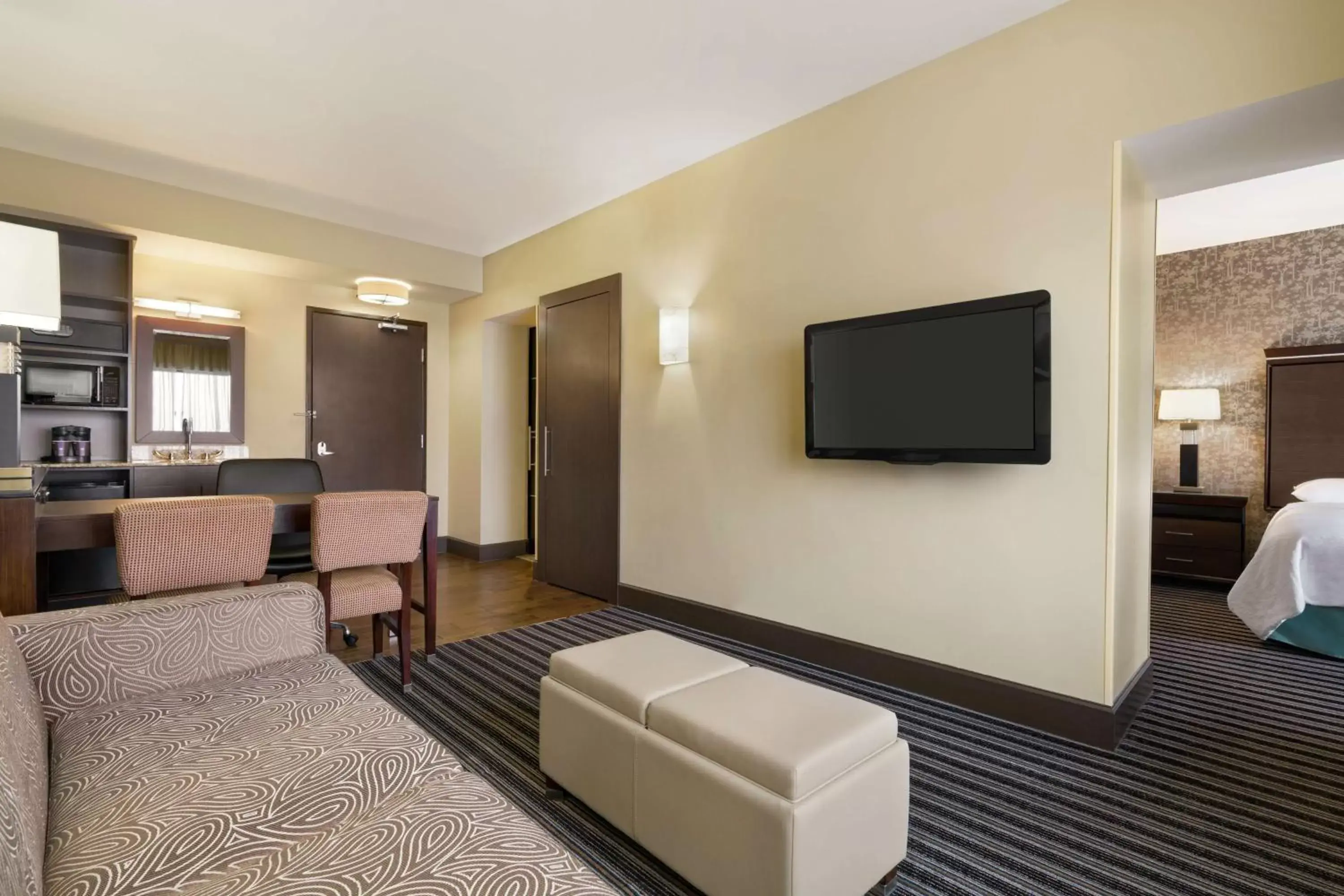 Bedroom, TV/Entertainment Center in Embassy Suites by Hilton Salt Lake West Valley City