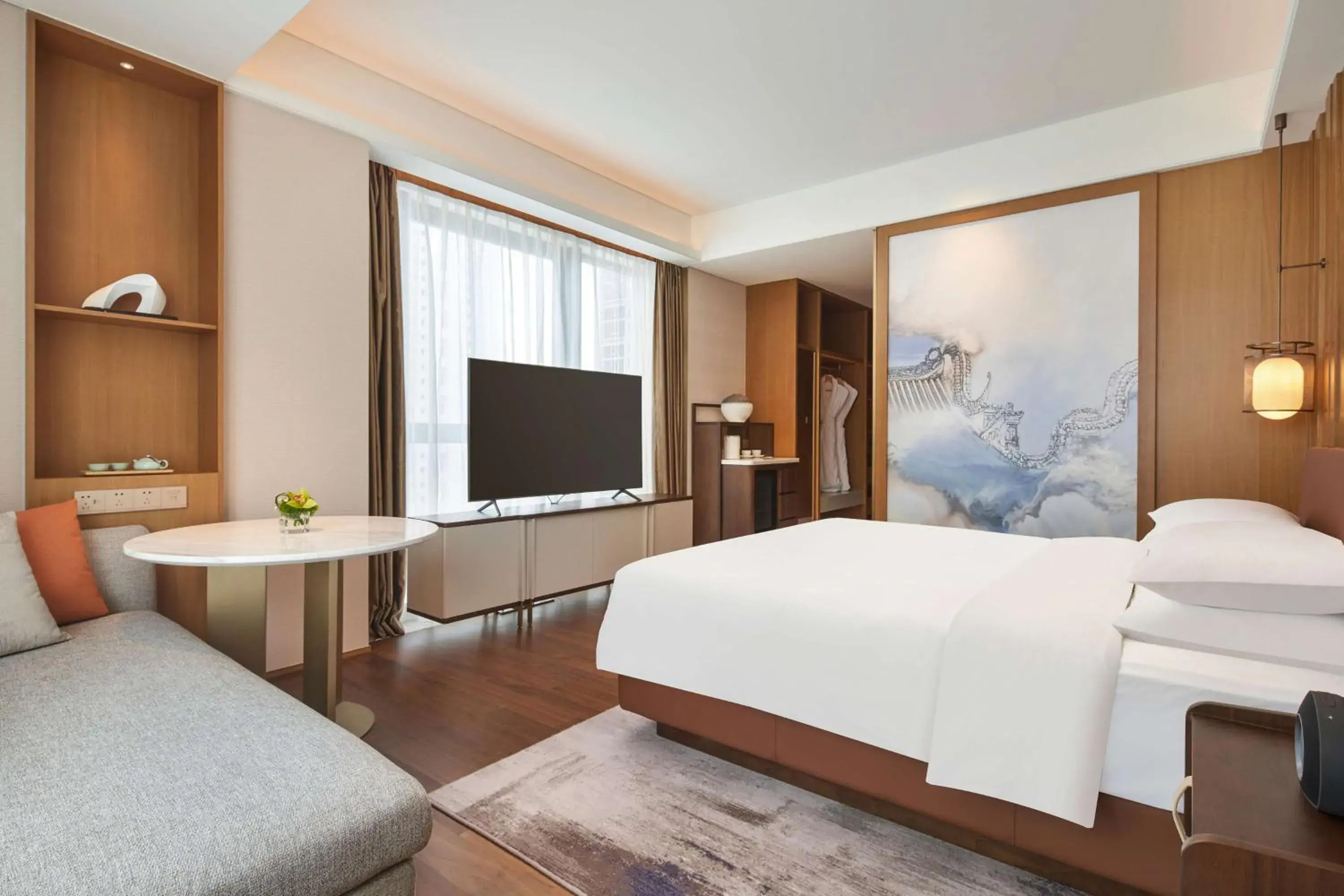 Bedroom, TV/Entertainment Center in Hyatt Regency Guangzhou Zengcheng