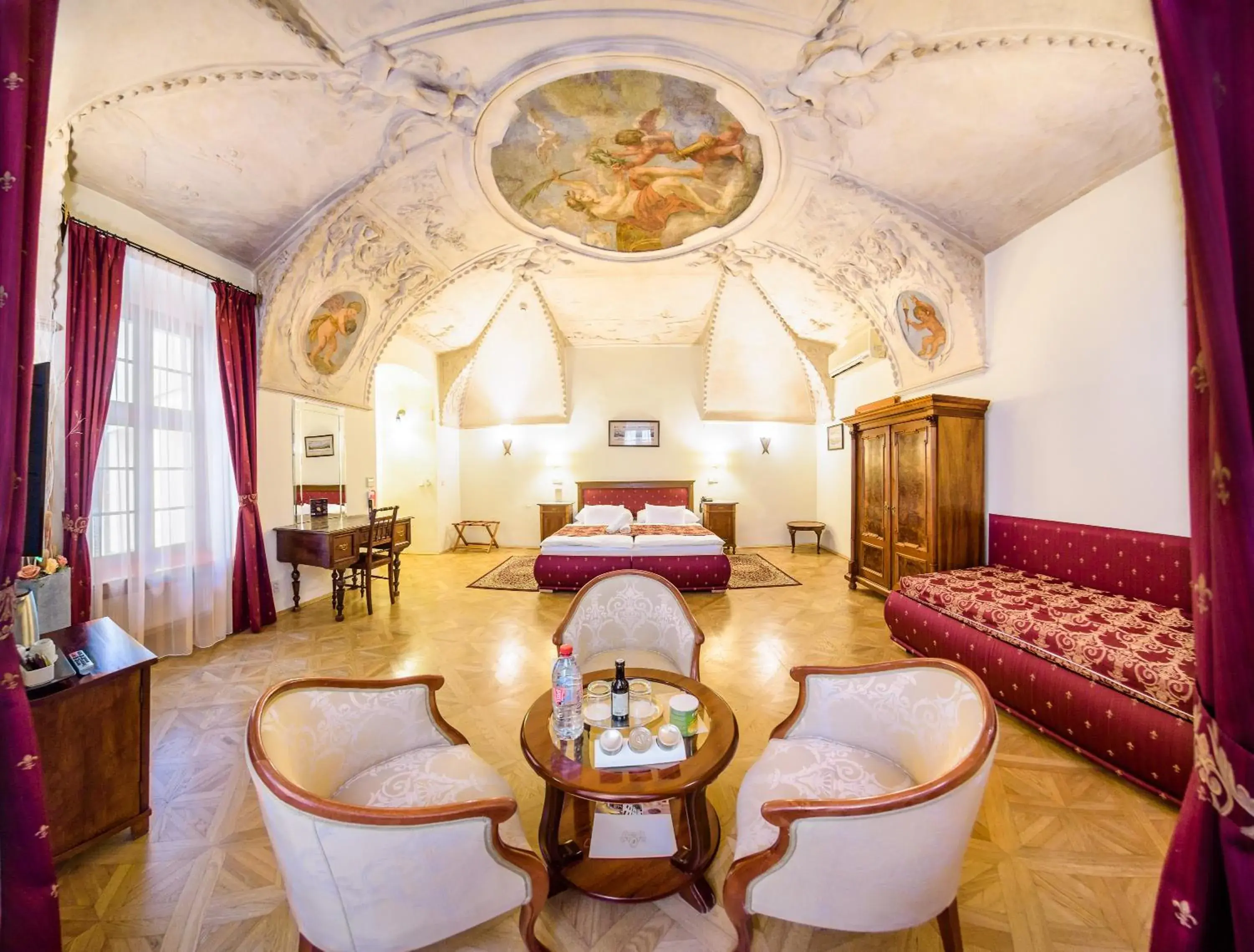 Bedroom, Seating Area in Hotel Elite Prague