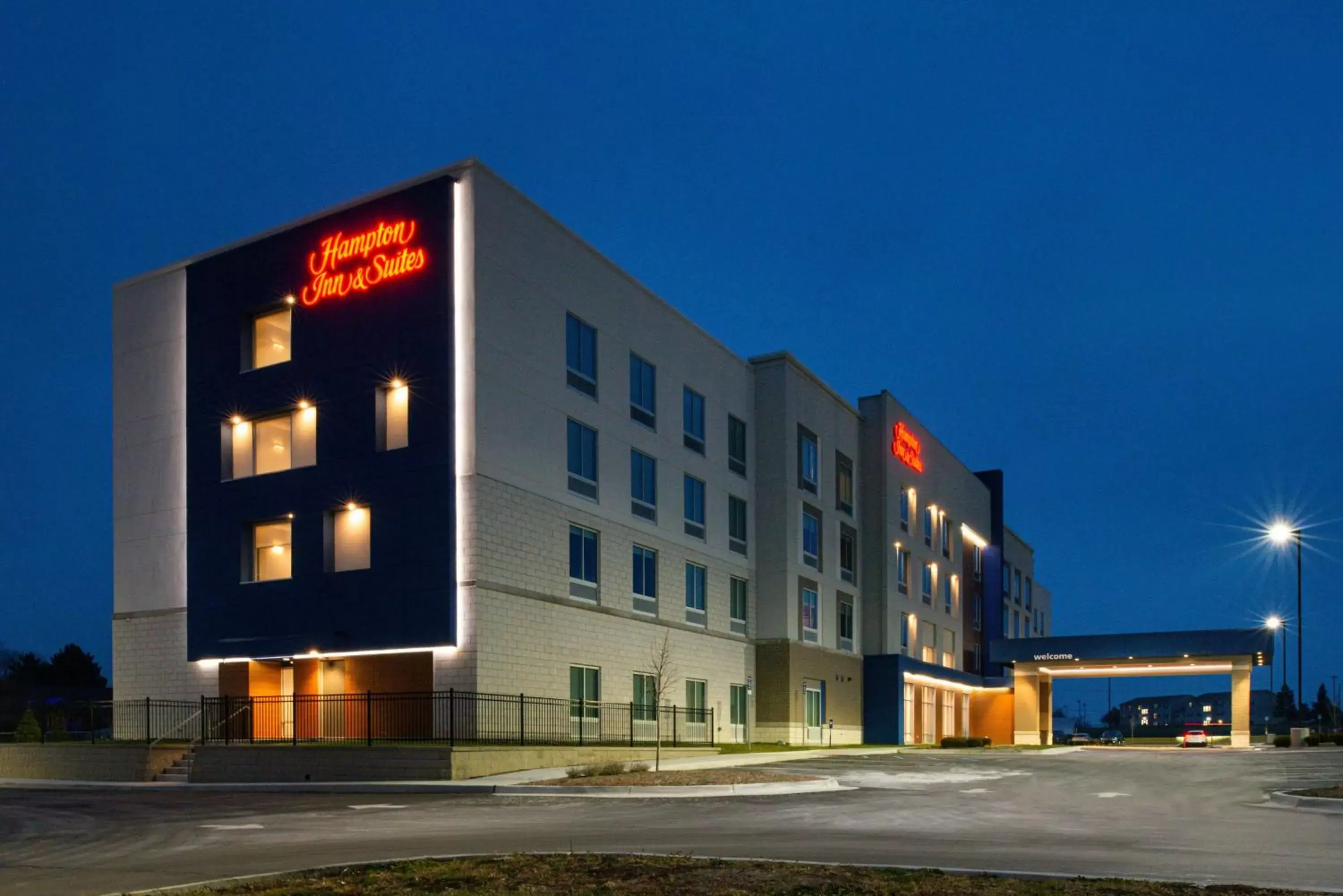 Property Building in Hampton Inn & Suites Adrian, Mi