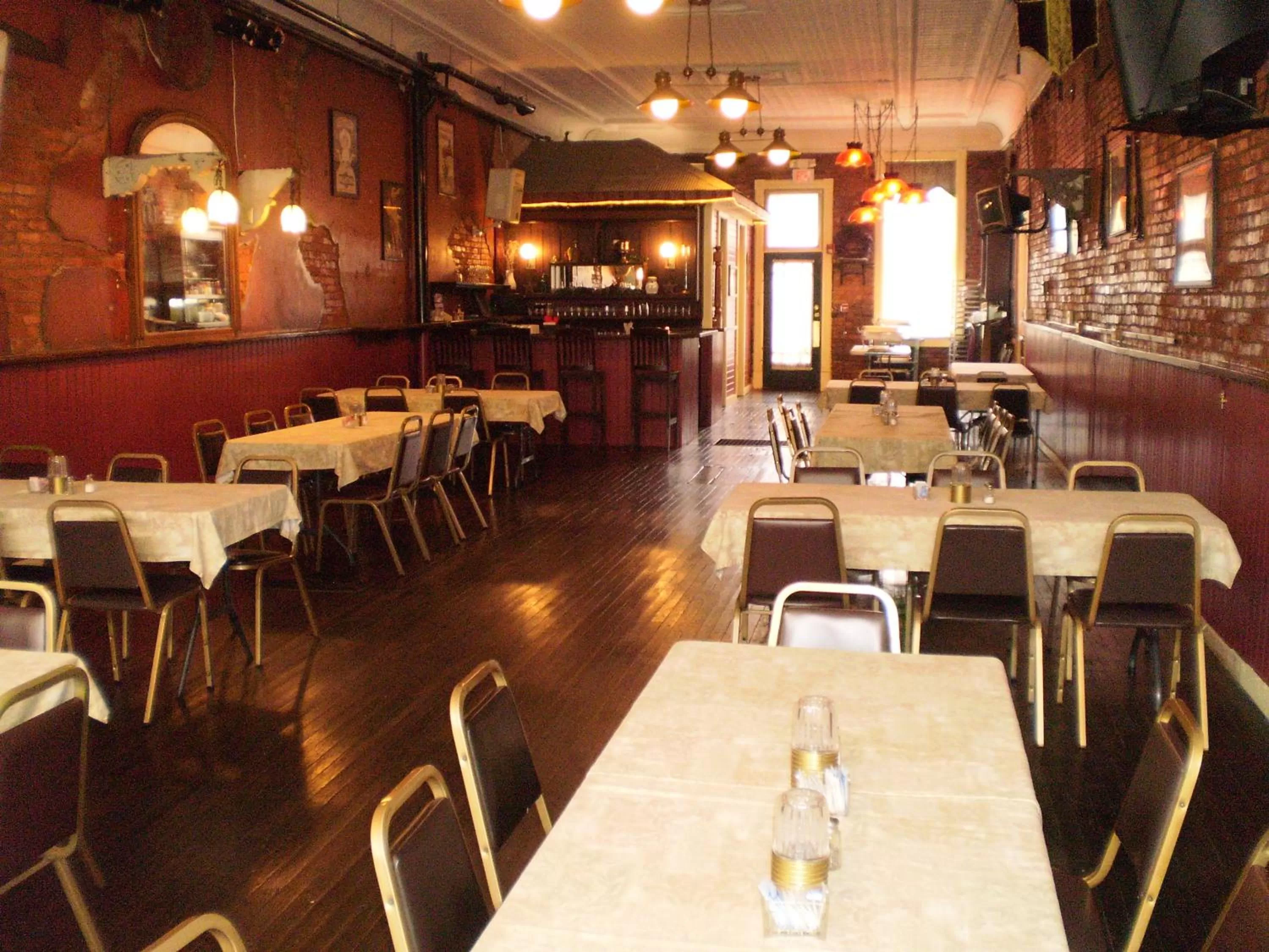 Restaurant/places to eat in Hotel Millersburg