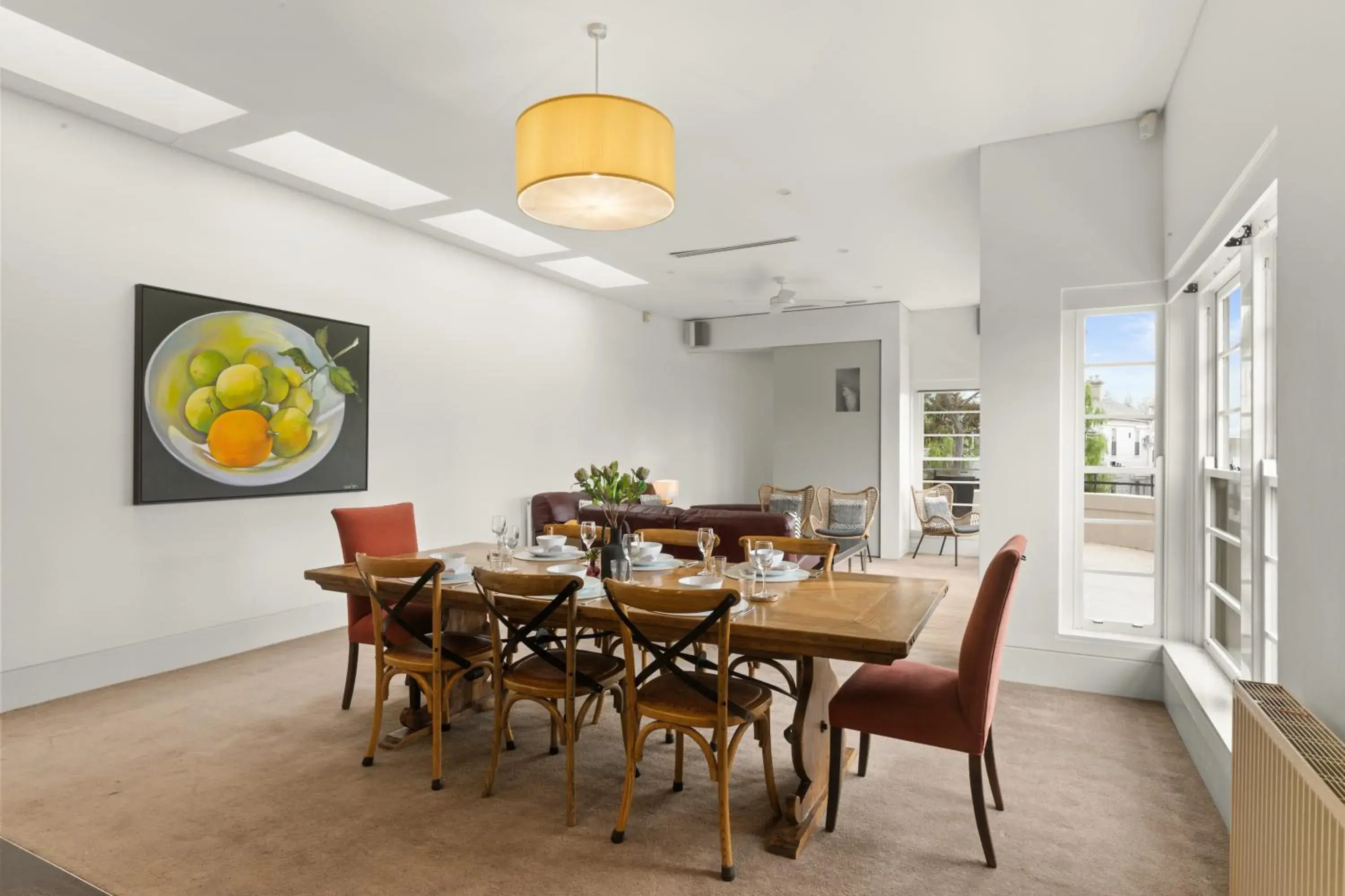 Dining Area in Captains Retreat Apartments and Cottages