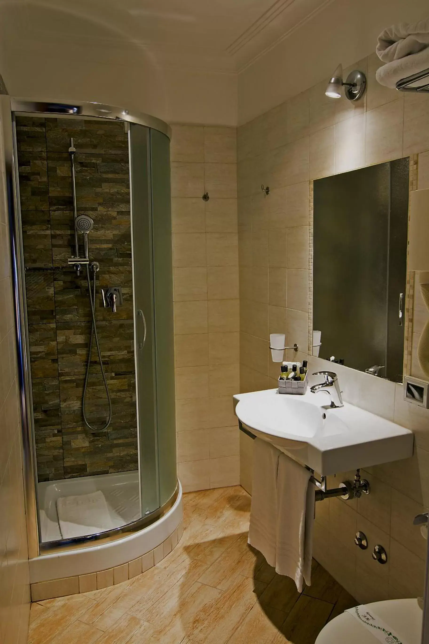 Bathroom in Hotel Lirico
