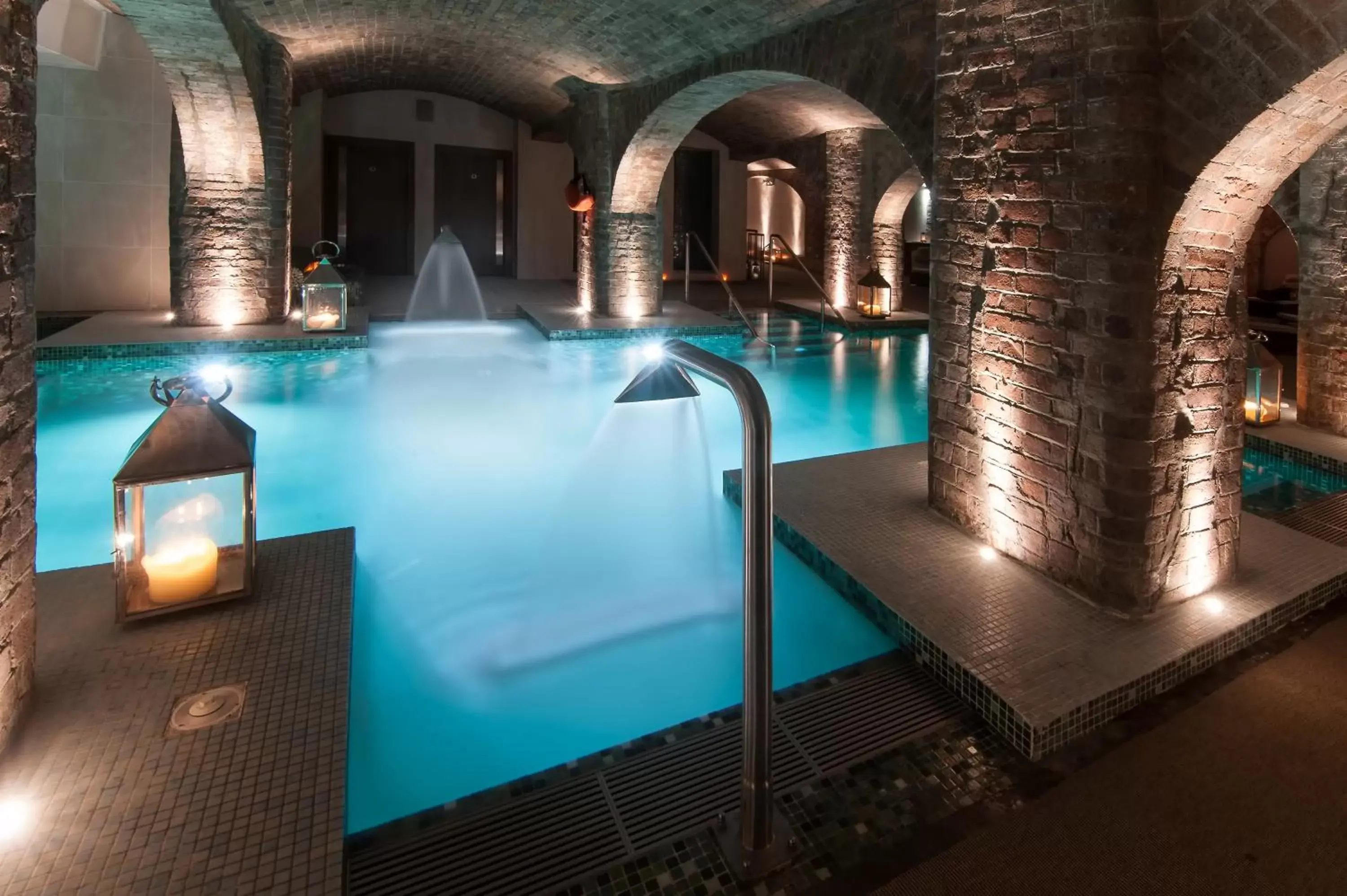 Swimming Pool in Titanic Hotel Liverpool