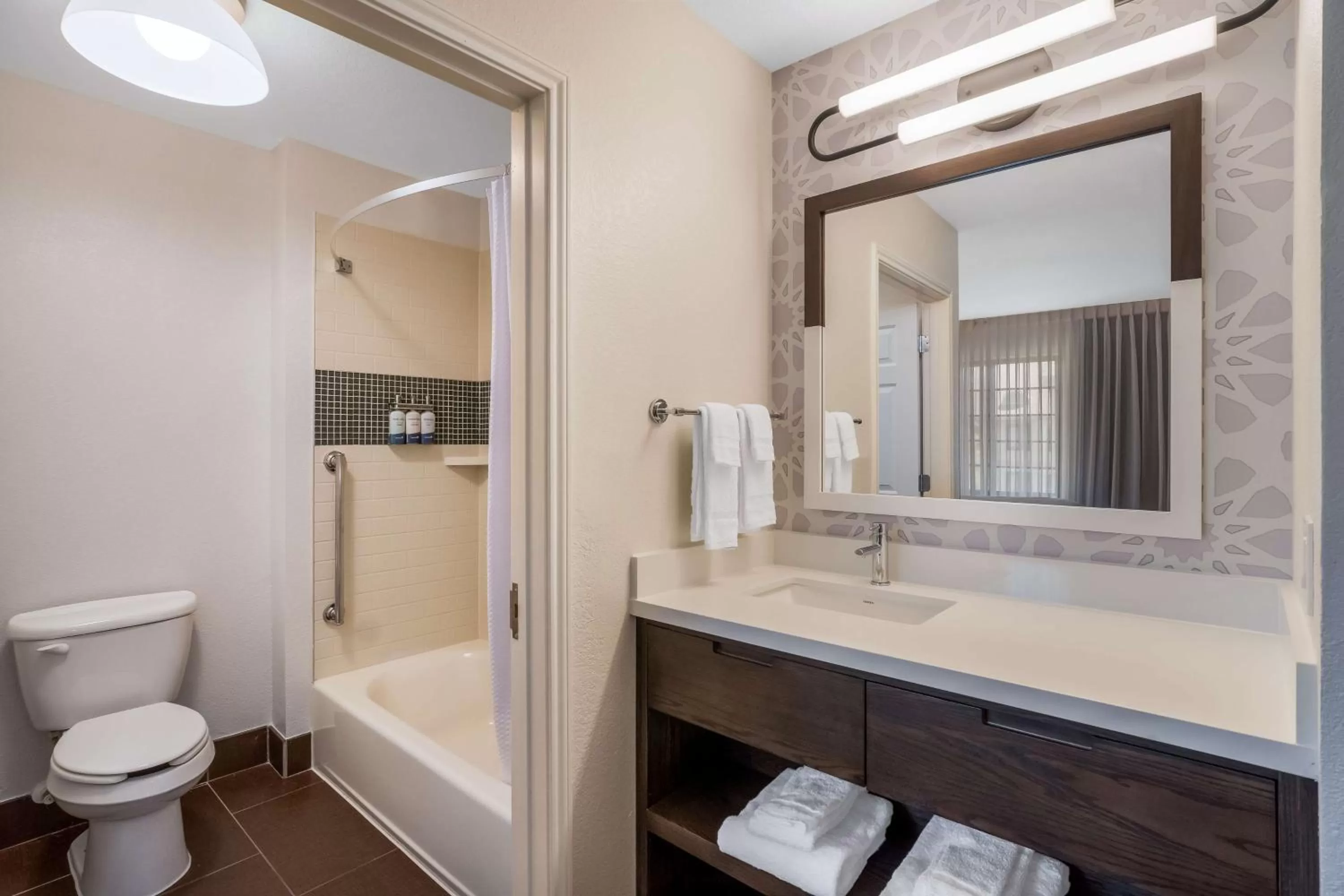 Bathroom in Sonesta ES Suites Denver South Park Meadows