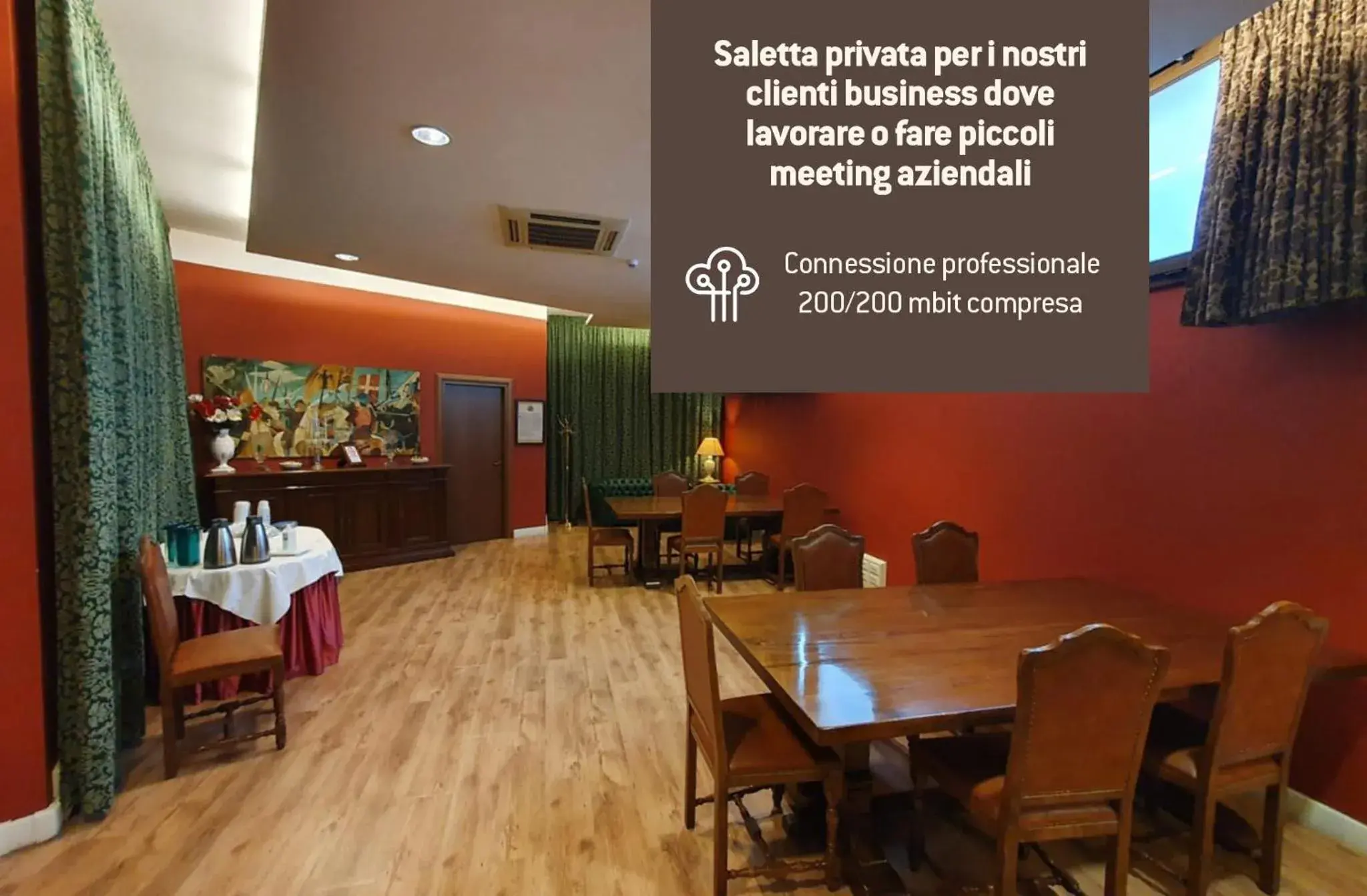 Restaurant/Places to Eat in Hotel Continentale