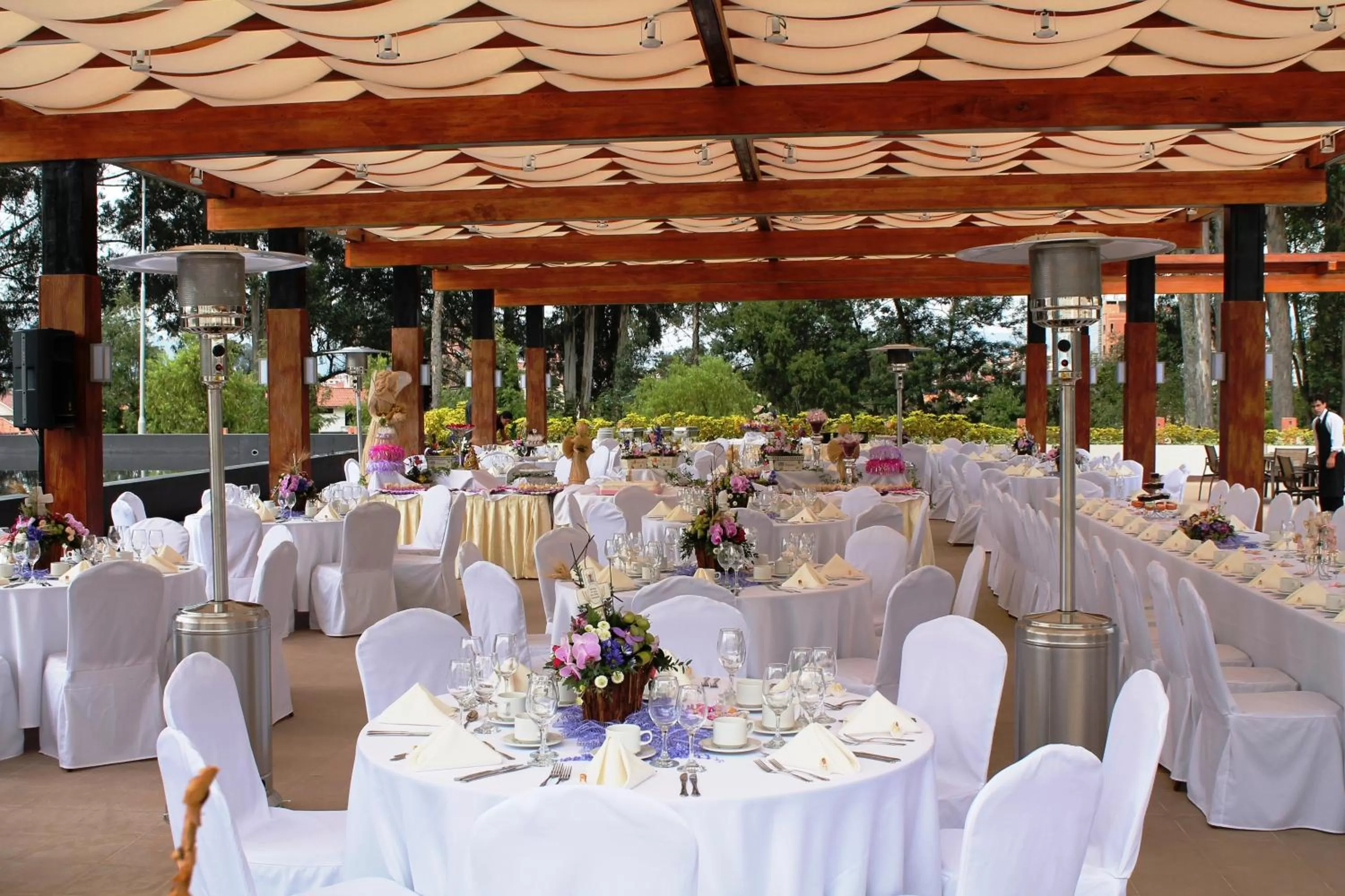 Banquet/Function facilities in Oro Verde Cuenca