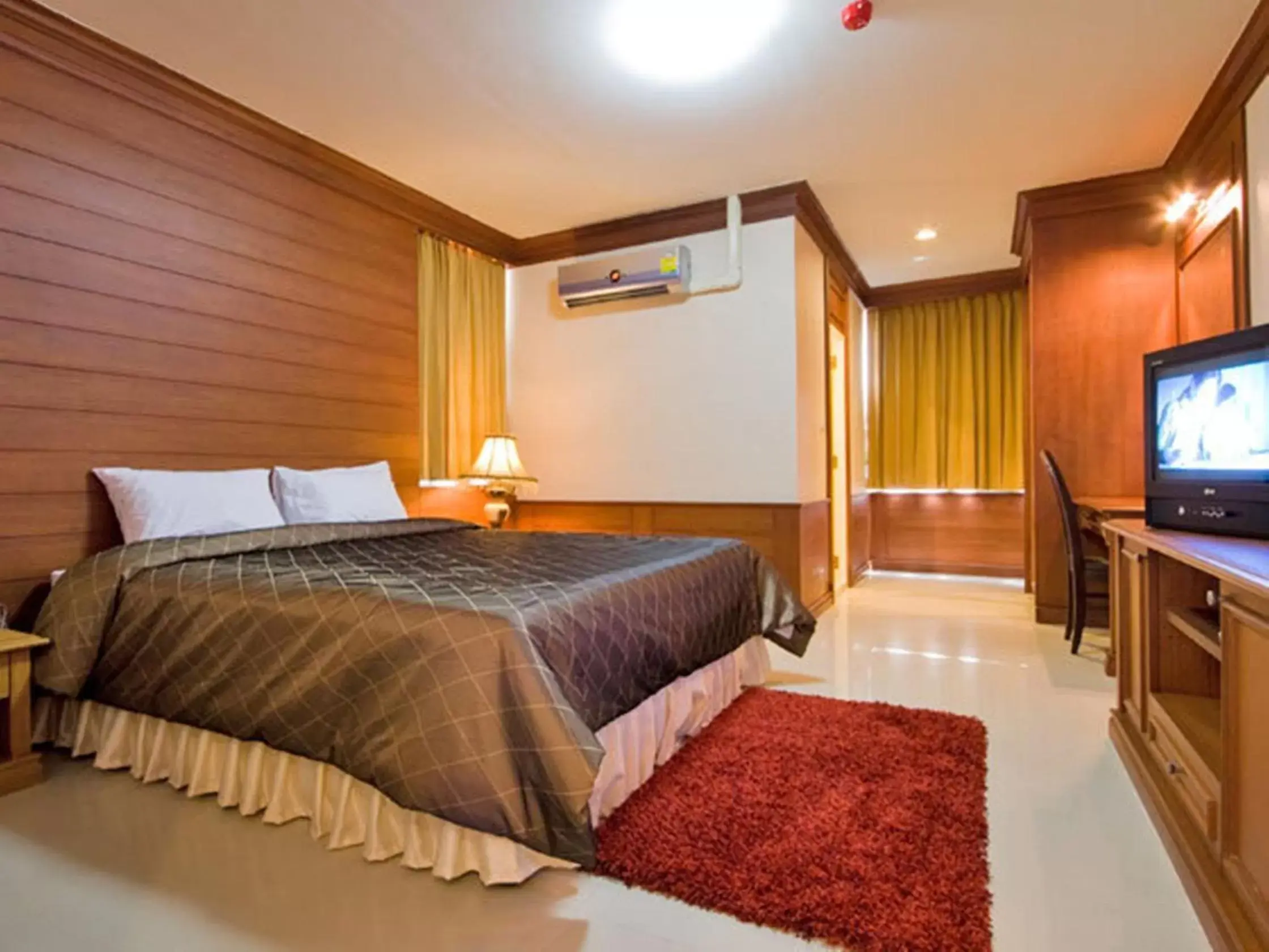 Bedroom, Bed in Convenient Park Bangkok
