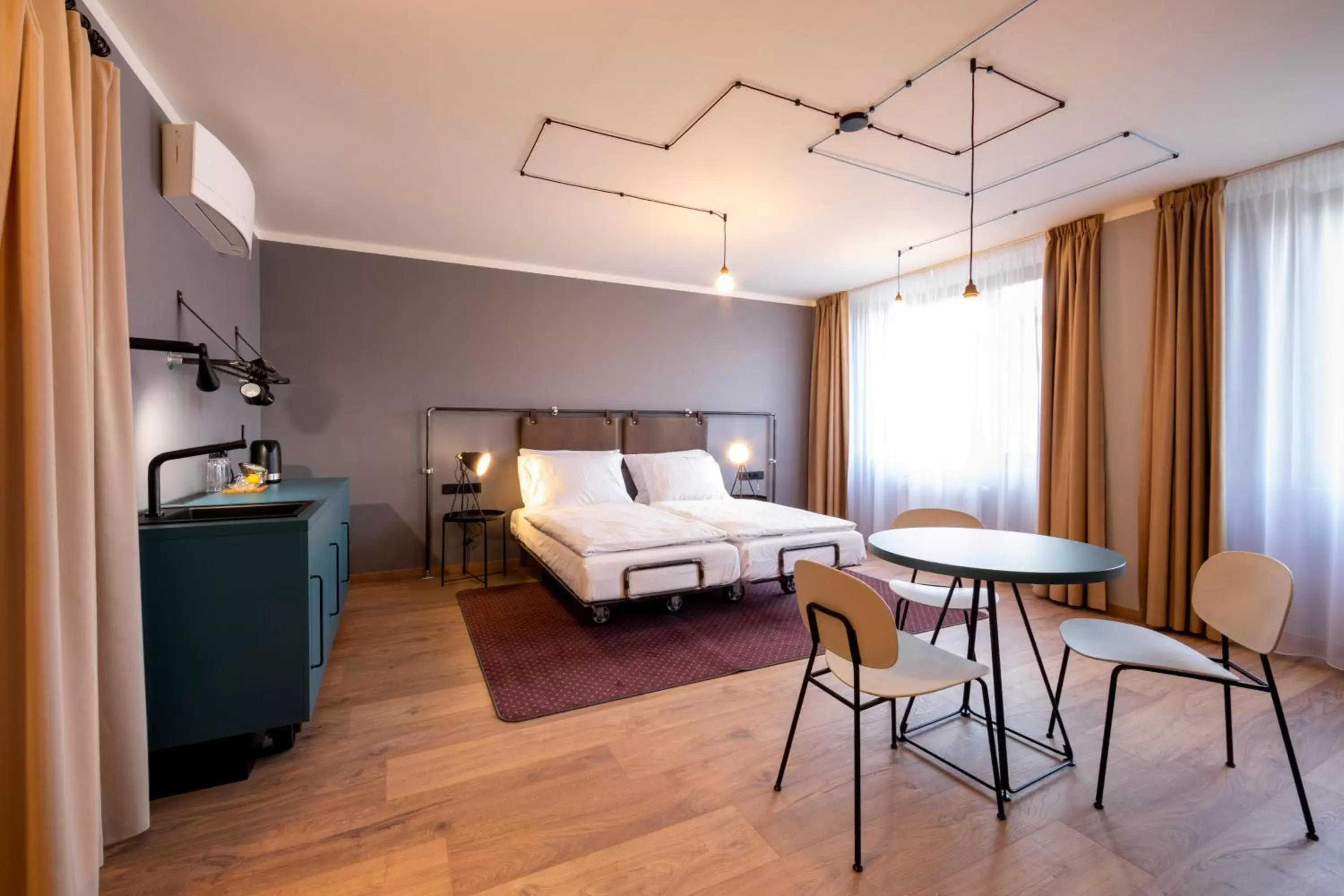 Double or Twin Room with Private Bathroom in Miss Sophie's Downtown Double or Twin Room with Private Bathroom in Miss Sophie's Downtown