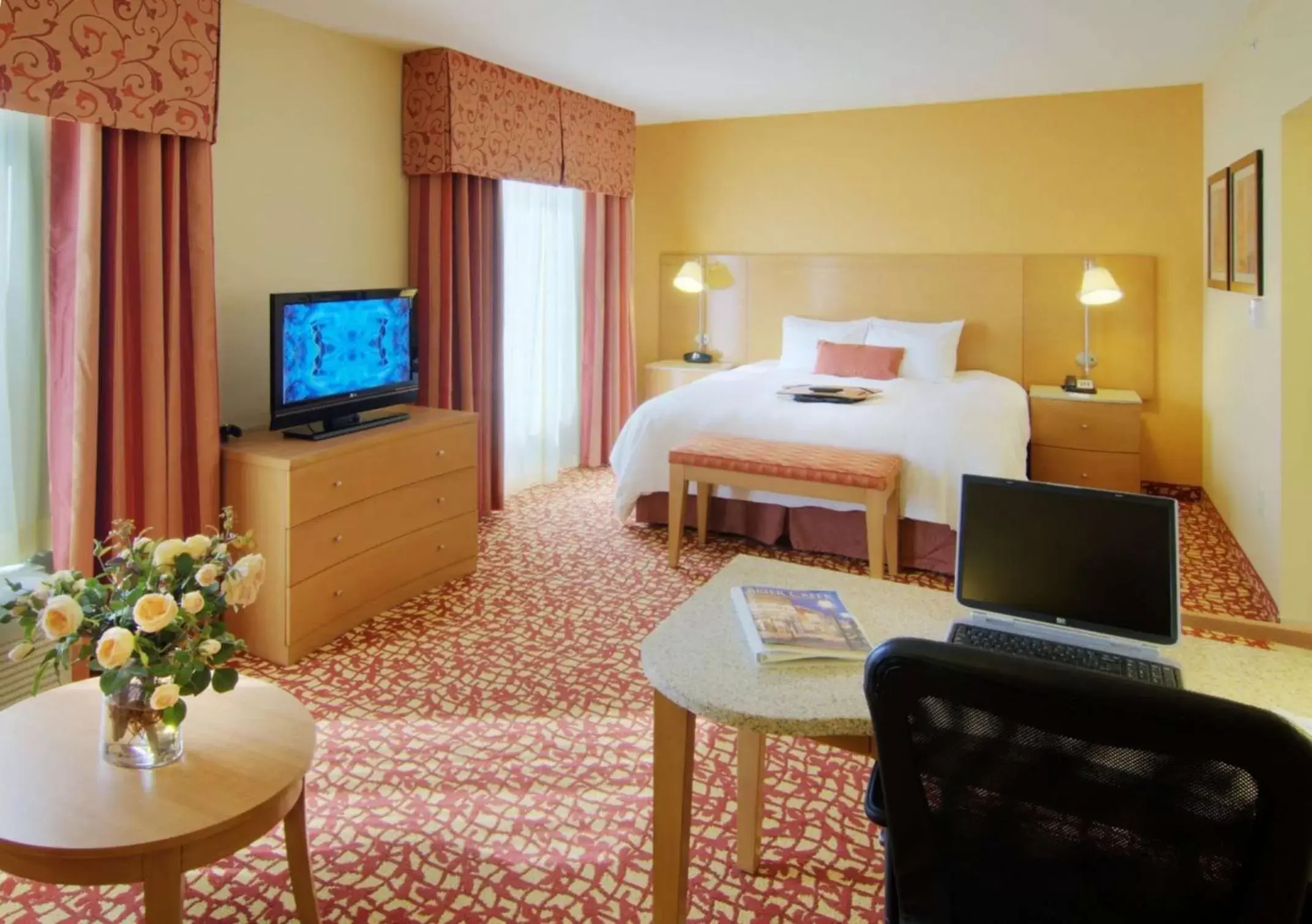 Bed, TV/Entertainment Center in Hampton Inn & Suites Raleigh-Durham Airport-Brier Creek