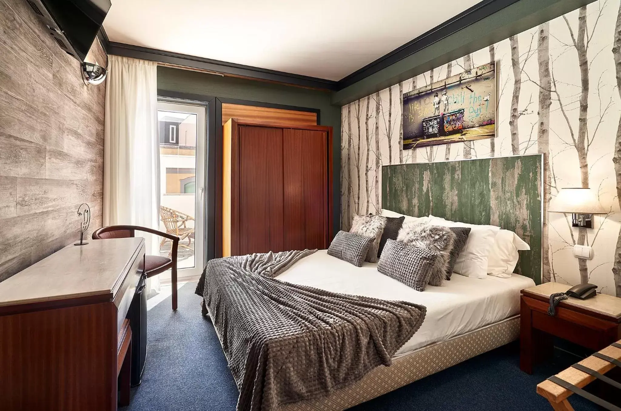 Bedroom, Bed in Galeria Suite Hotel
