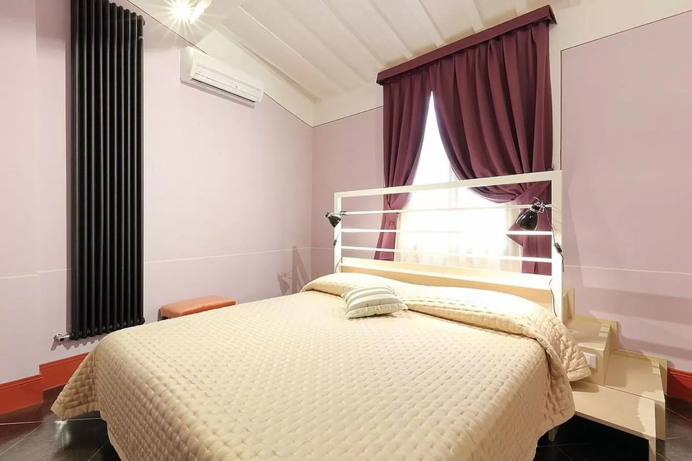 Photo of the whole room in Uffizi Harmony